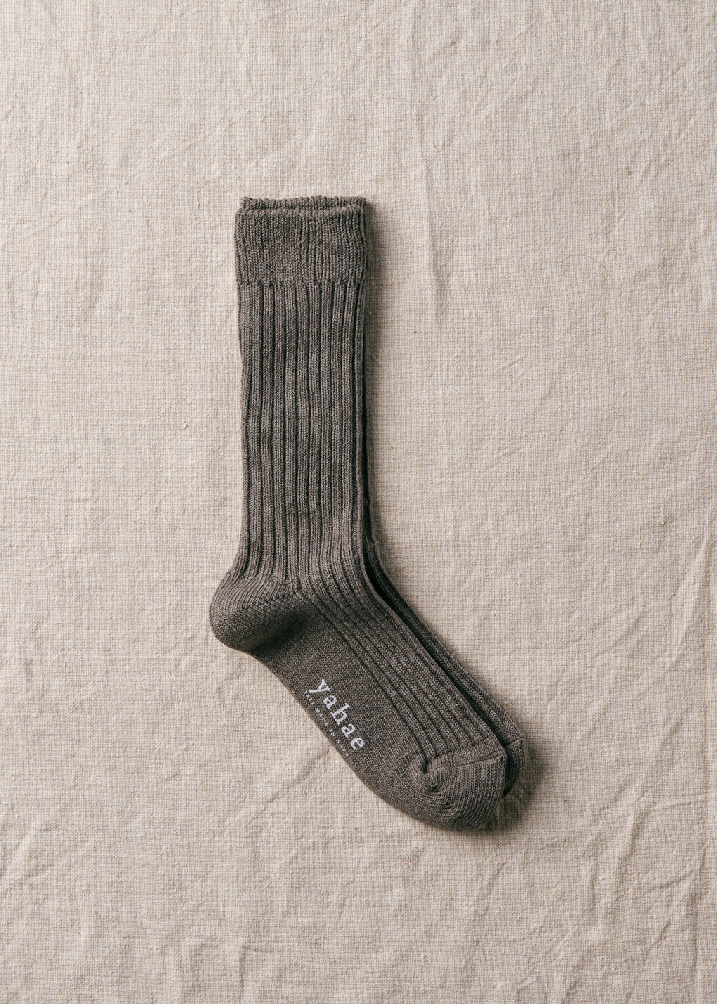 organic cotton yak ribbed socks in dark grey