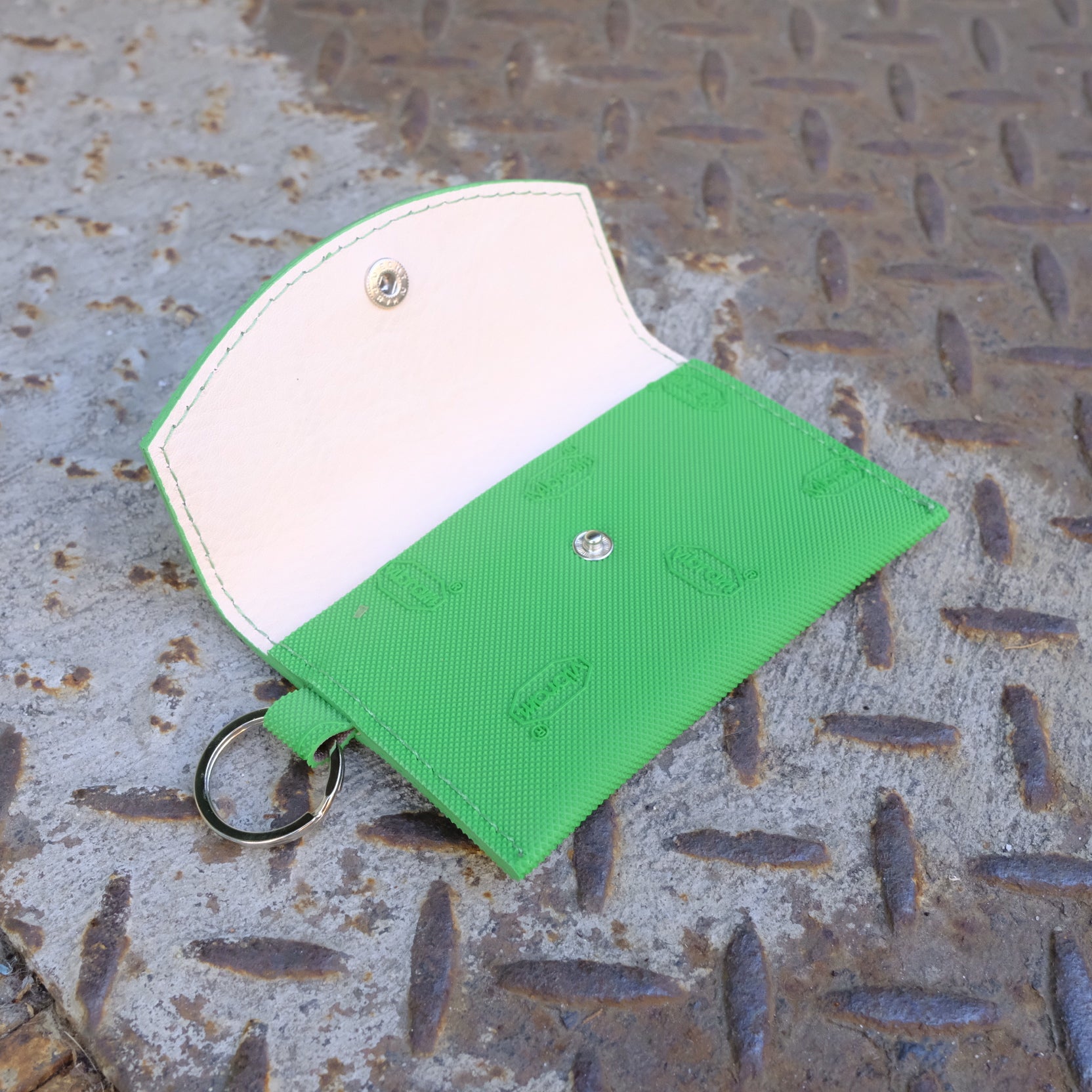 vibram card holder - green