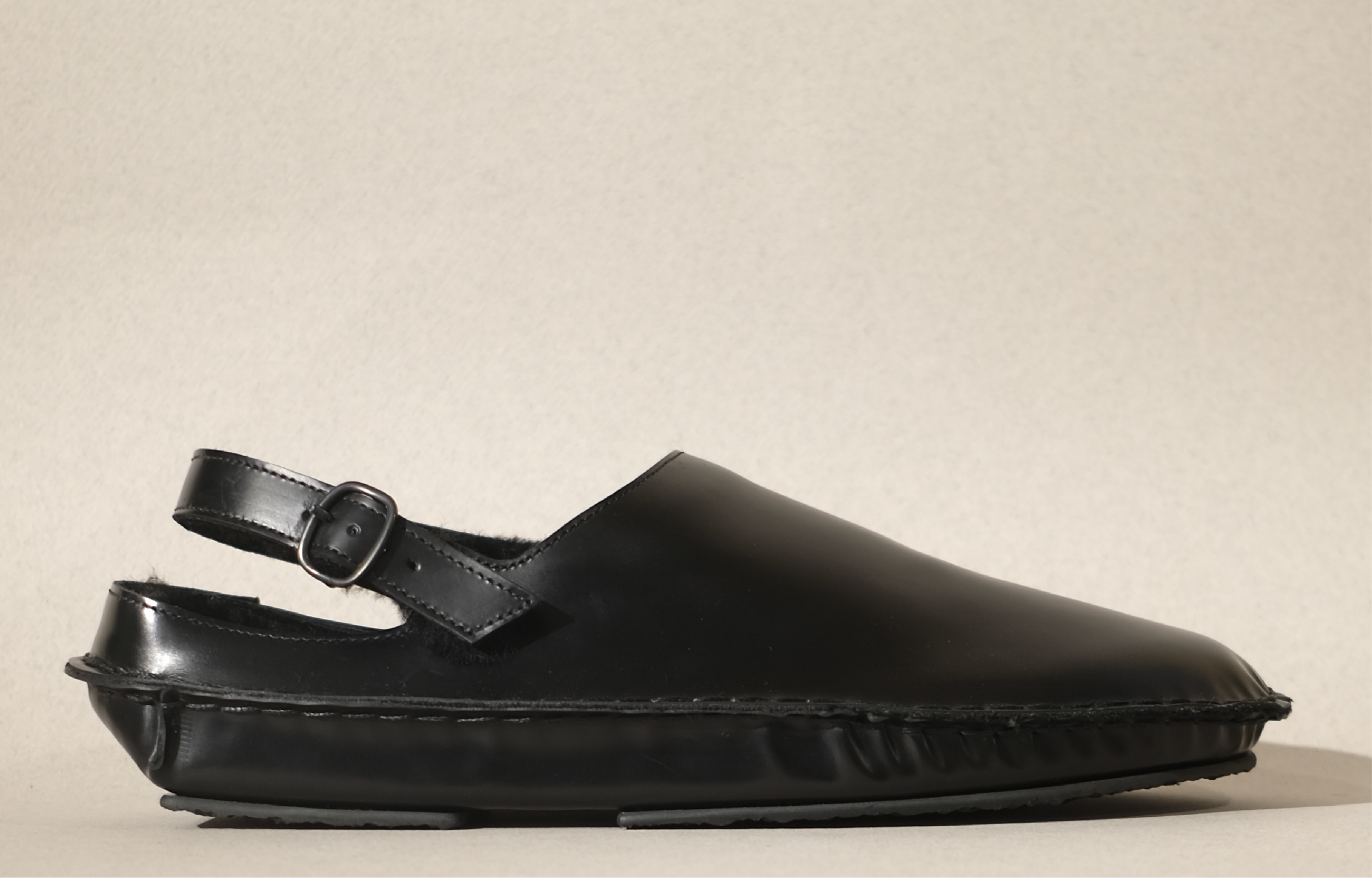 cargol 2 shearling in black