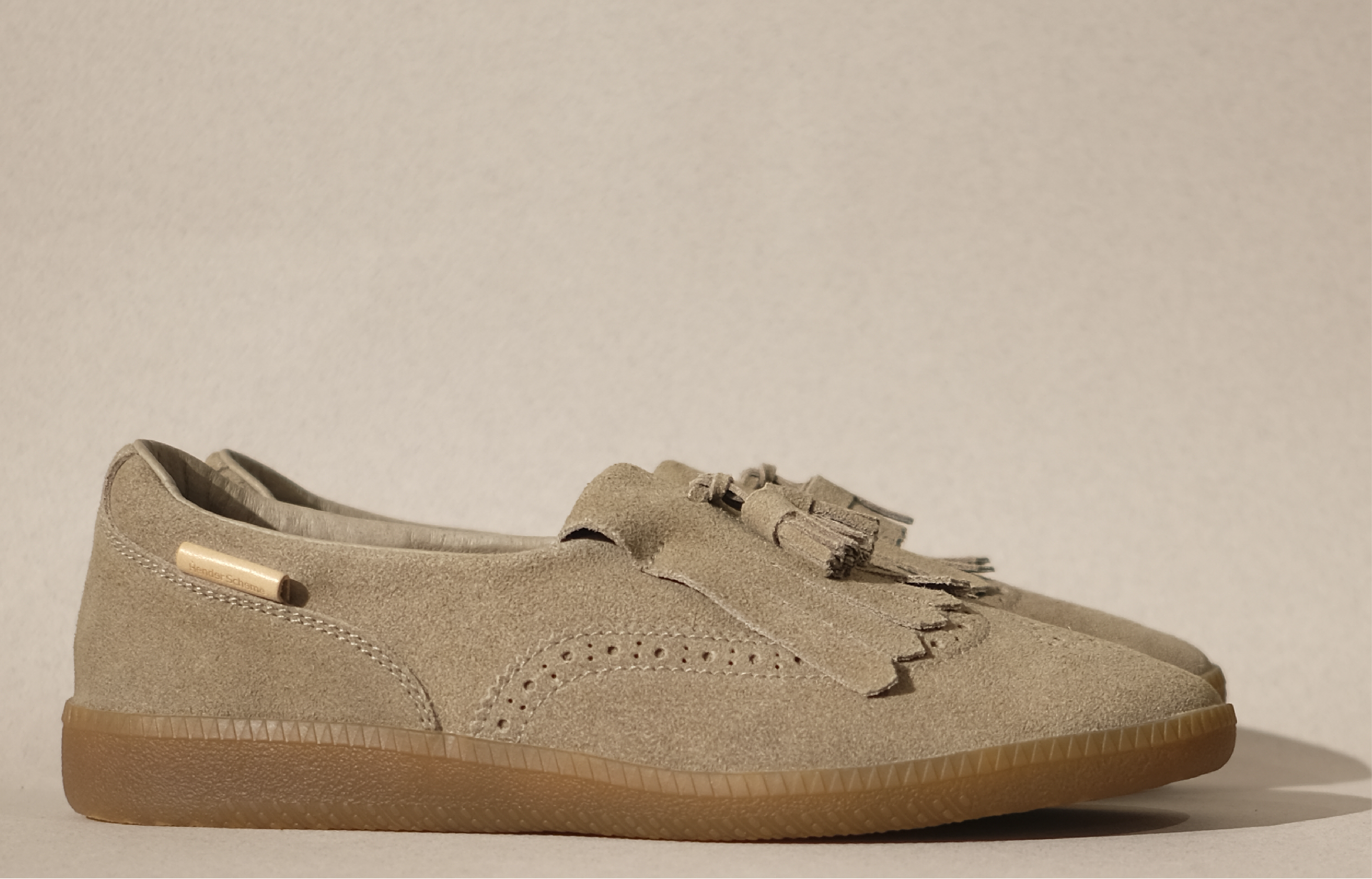 klein in light khaki