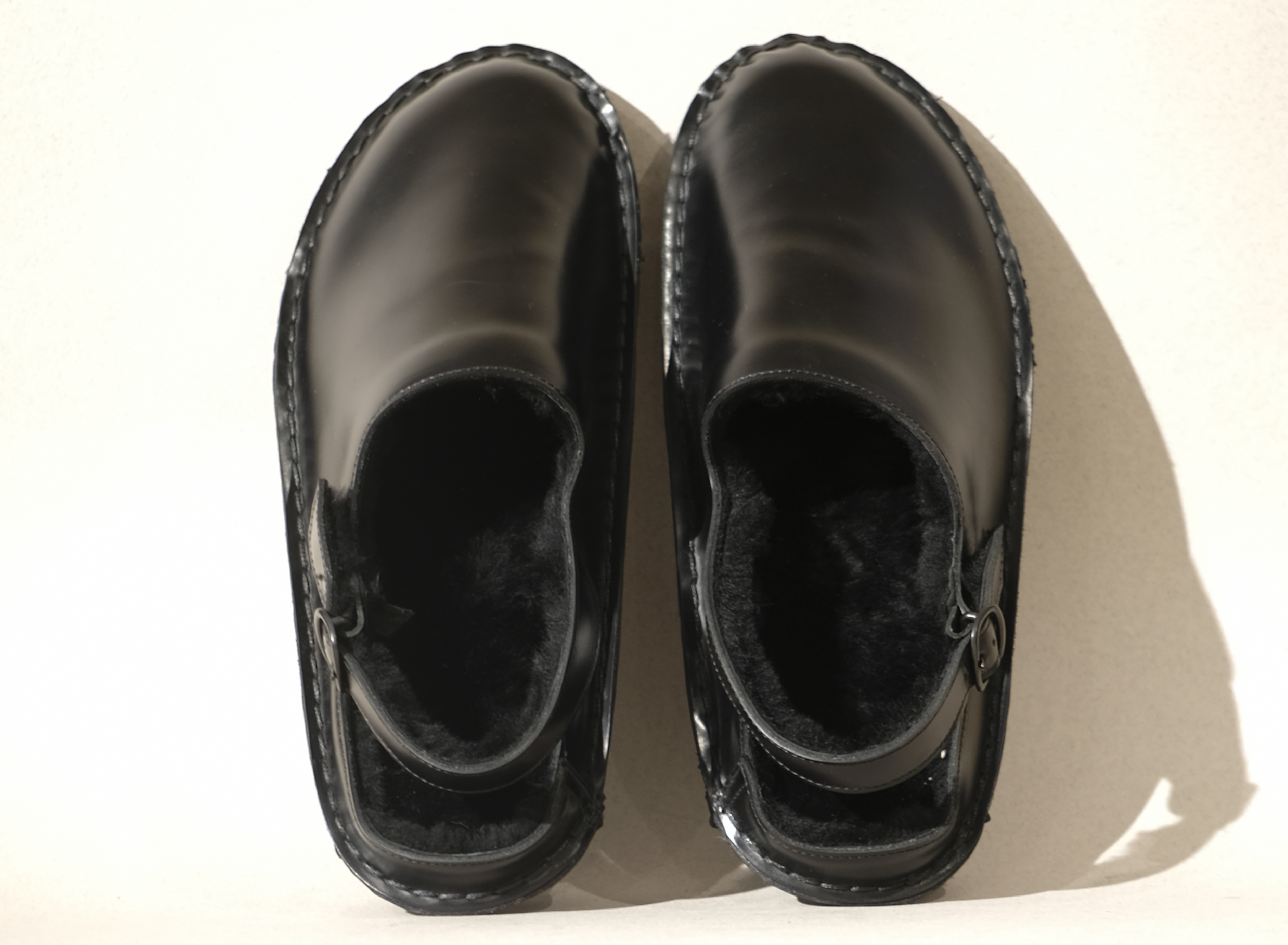 cargol 2 shearling in black