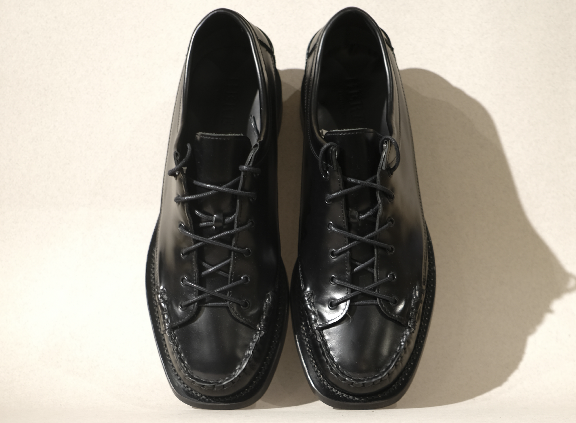 priego squared in black