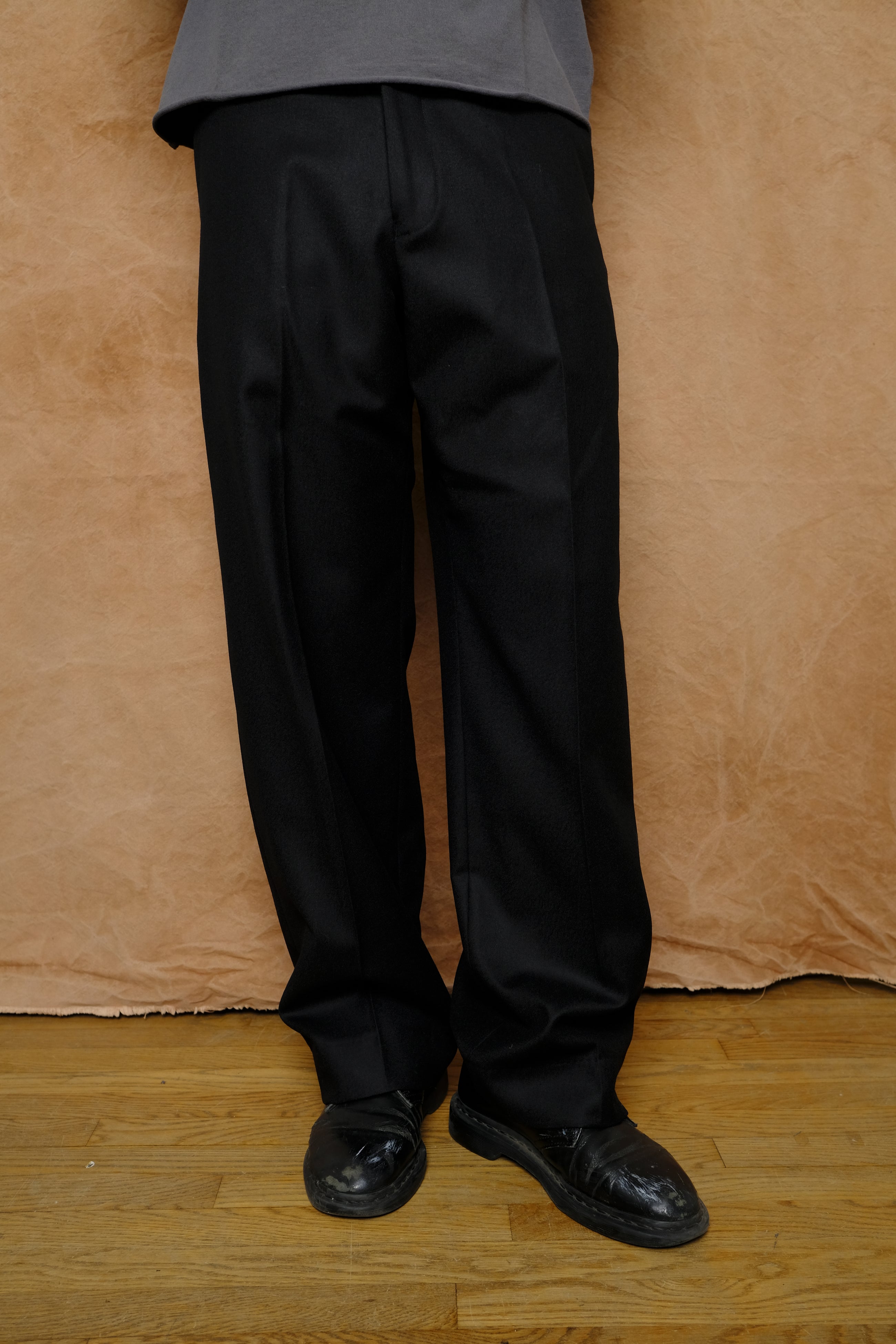 flannel wool wide trousers in black