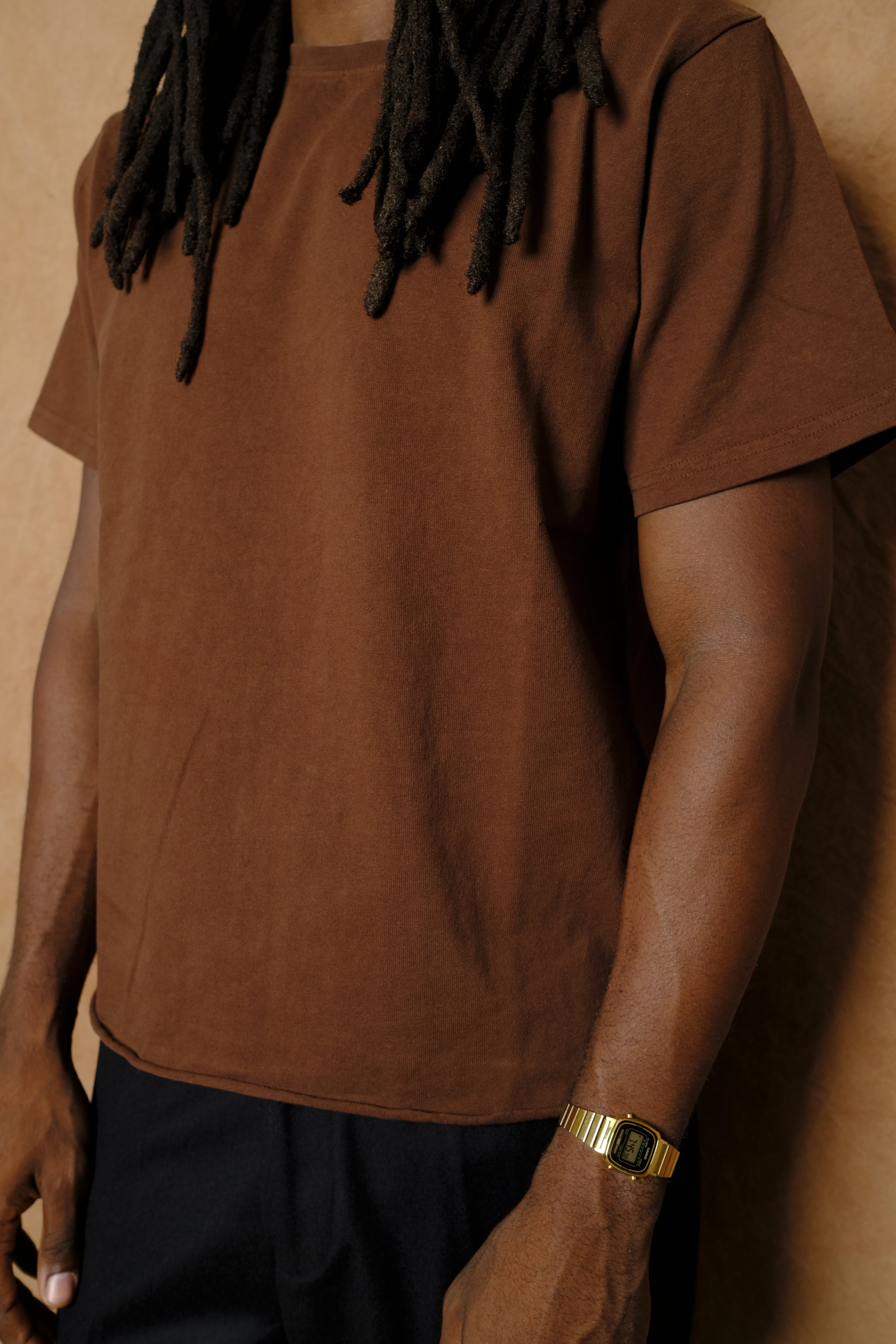 on the farm raw hem tee in cocoa