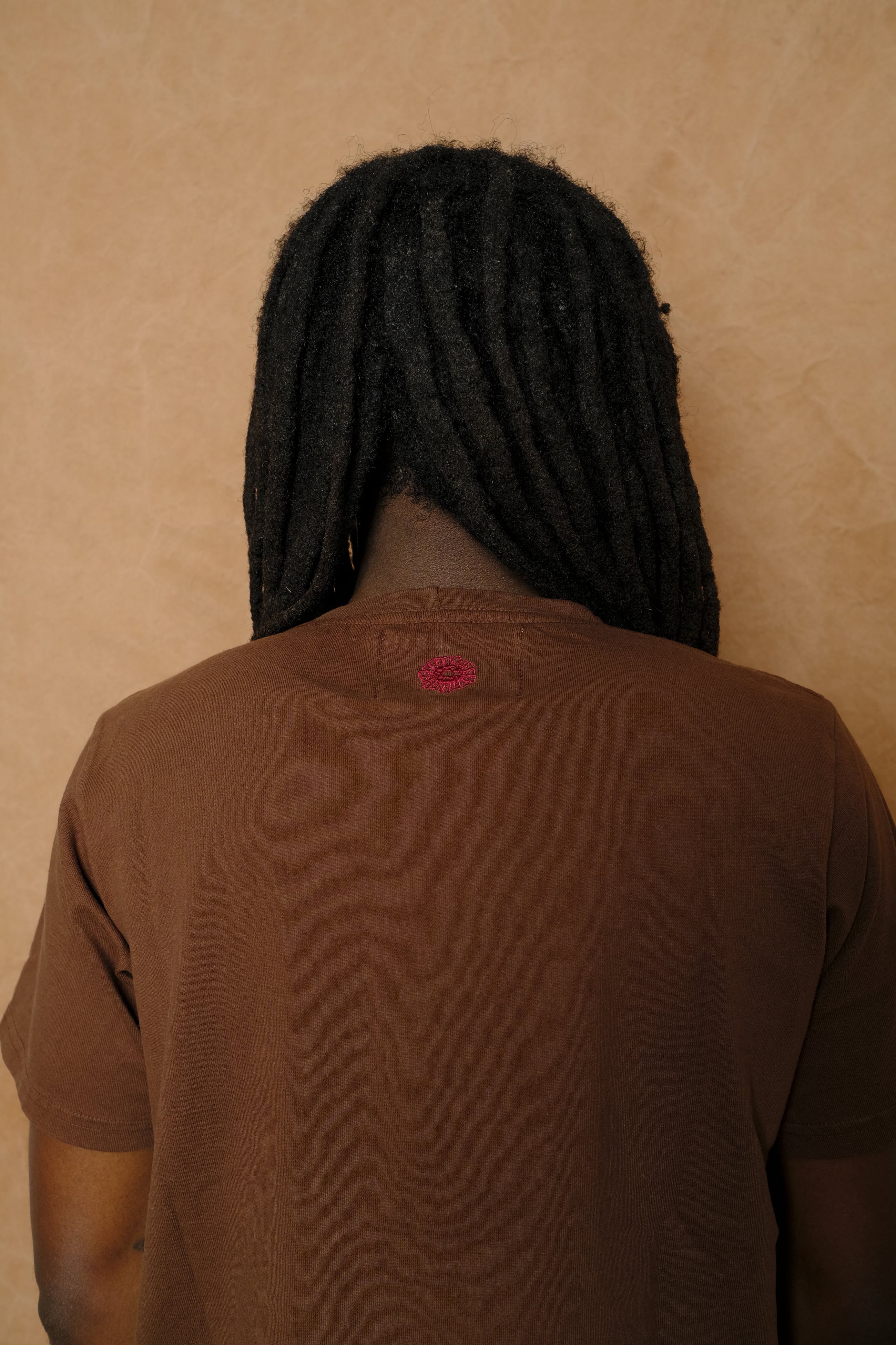 on the farm raw hem tee in cocoa