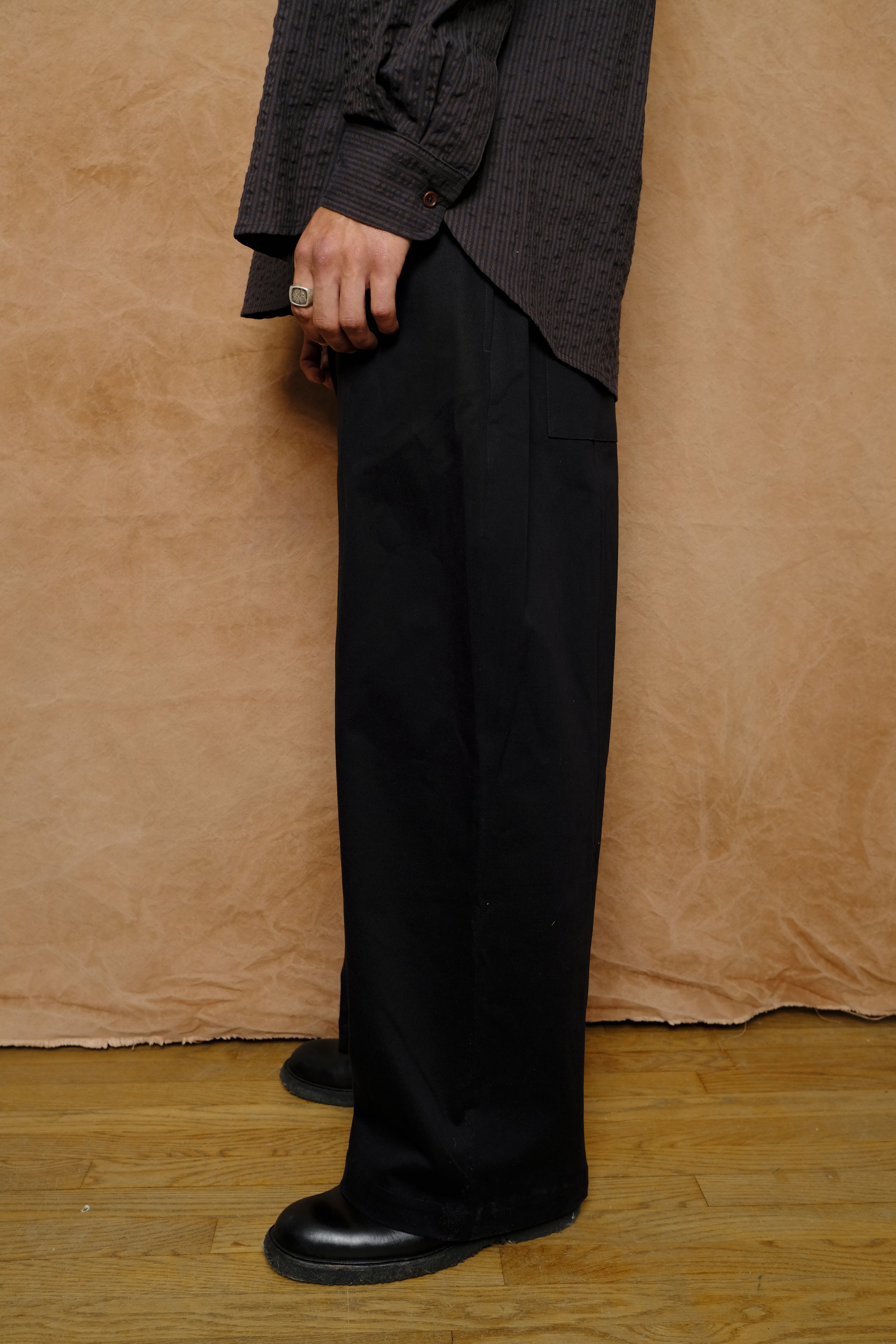 welt trouser in black cotton drill