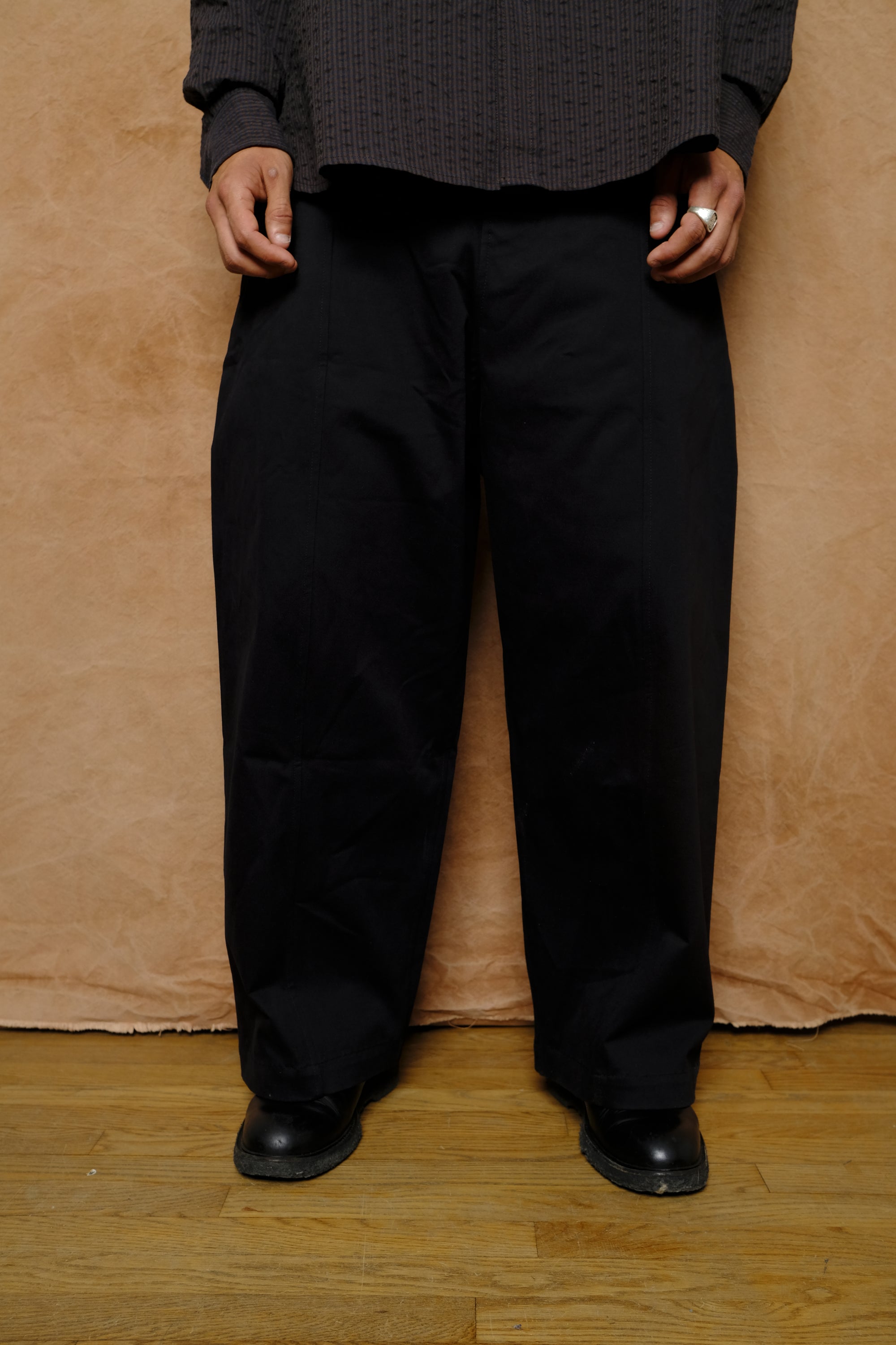 welt trouser in black cotton drill