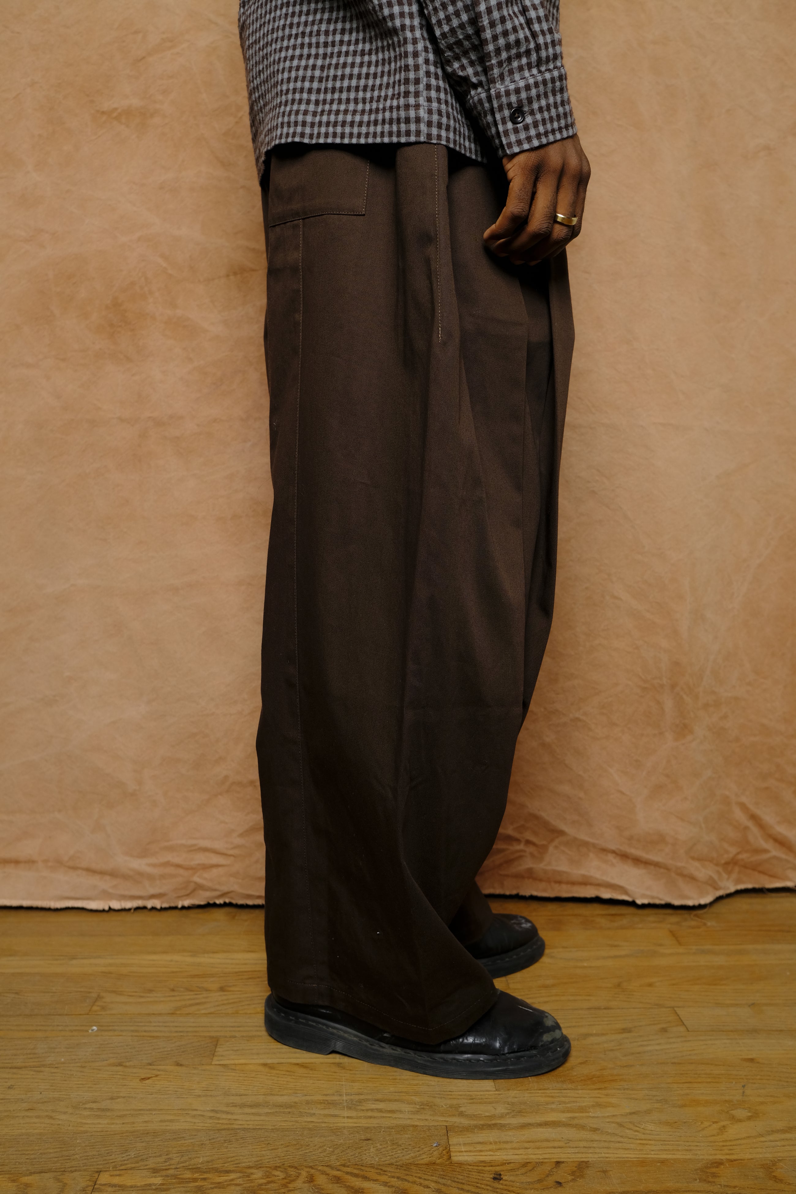 box pleat trouser in brown cotton drill