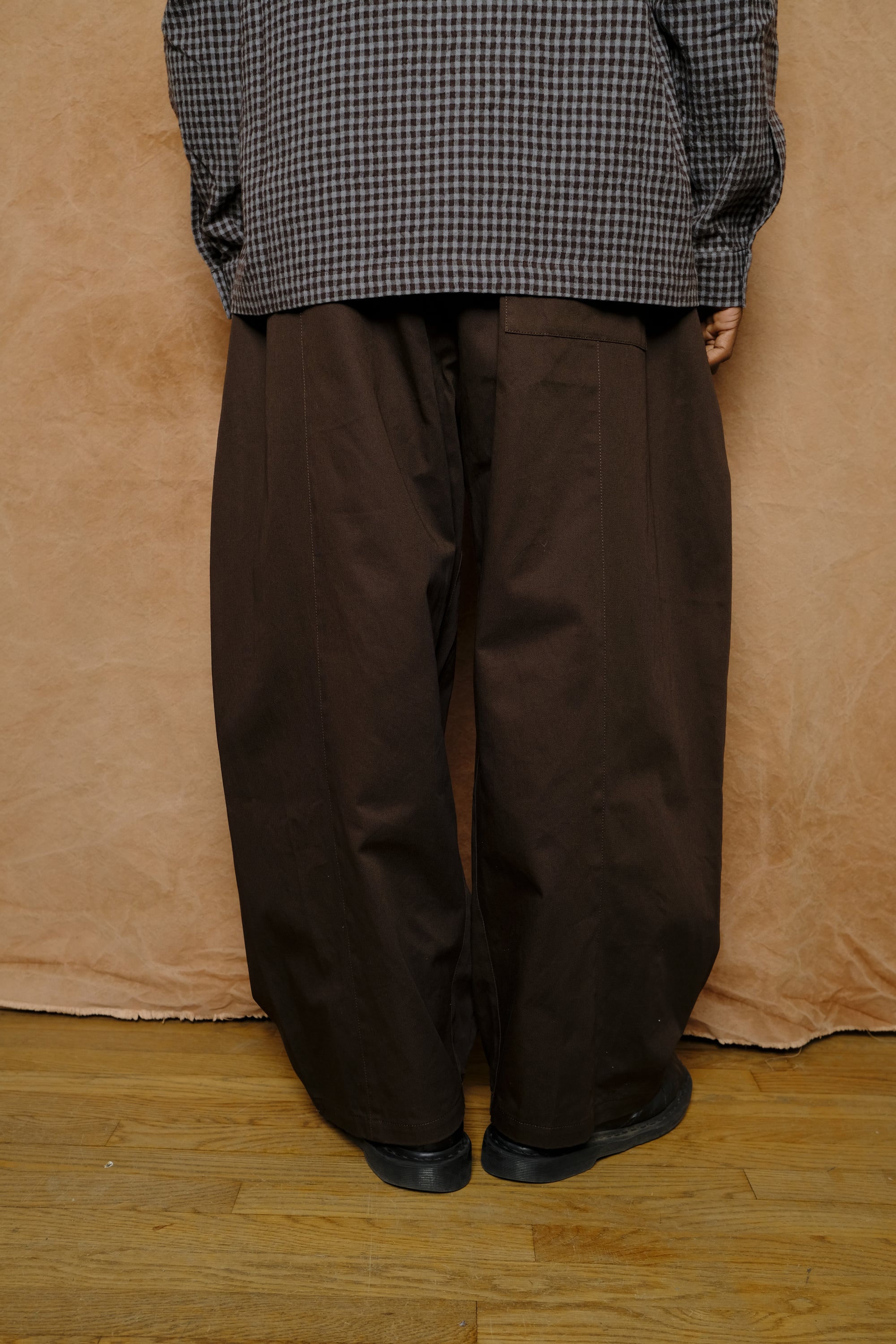 box pleat trouser in brown cotton drill