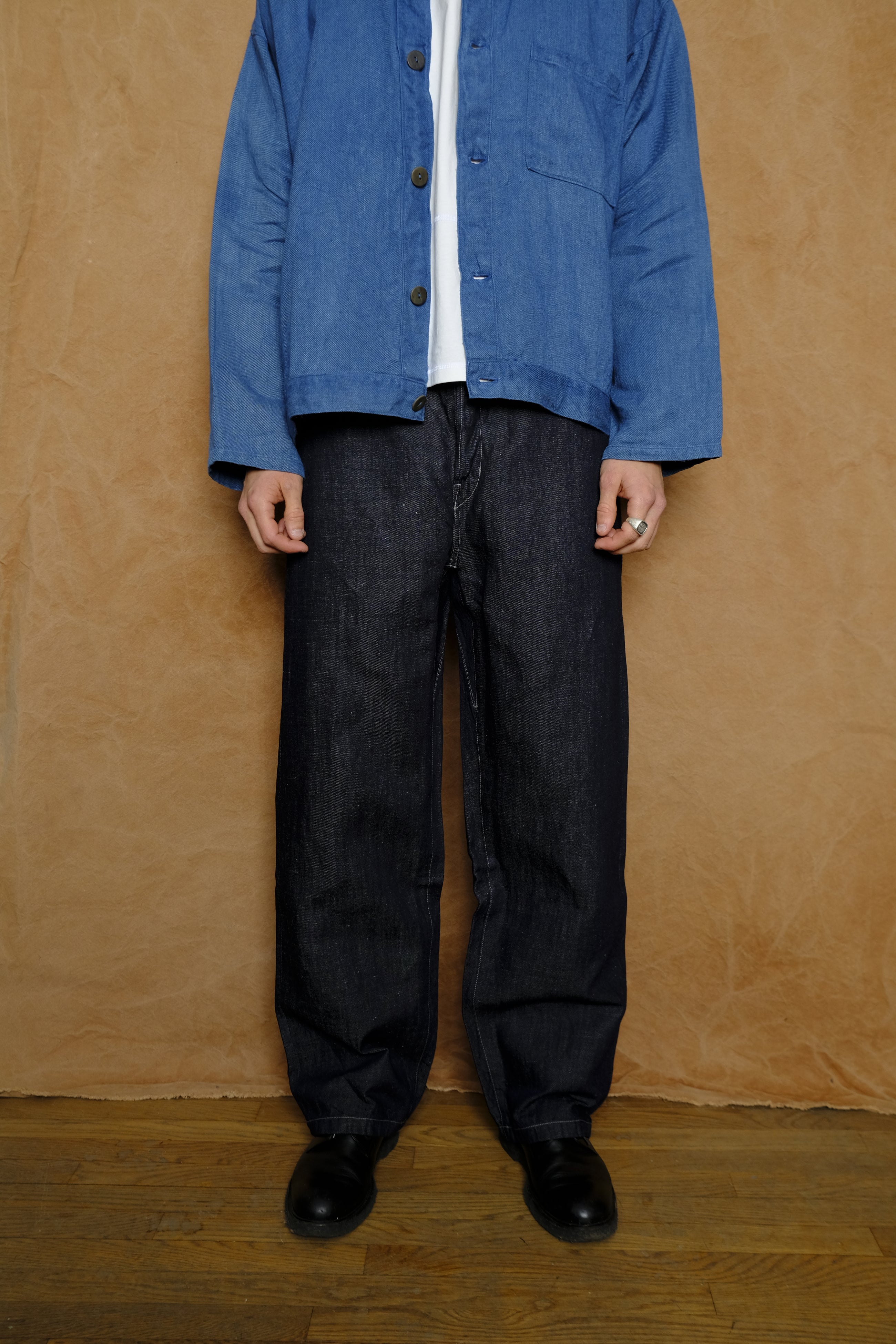 pt-133 in navy denim