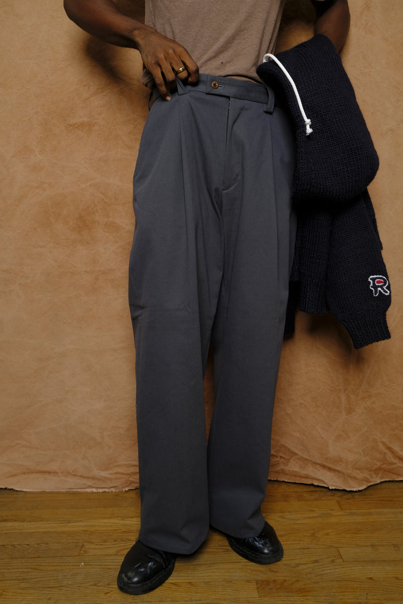 loose fit trousers in dark gray