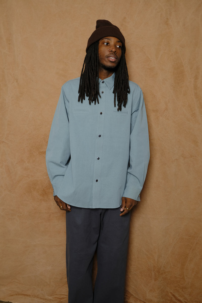 sun drying twill shirt in light blue