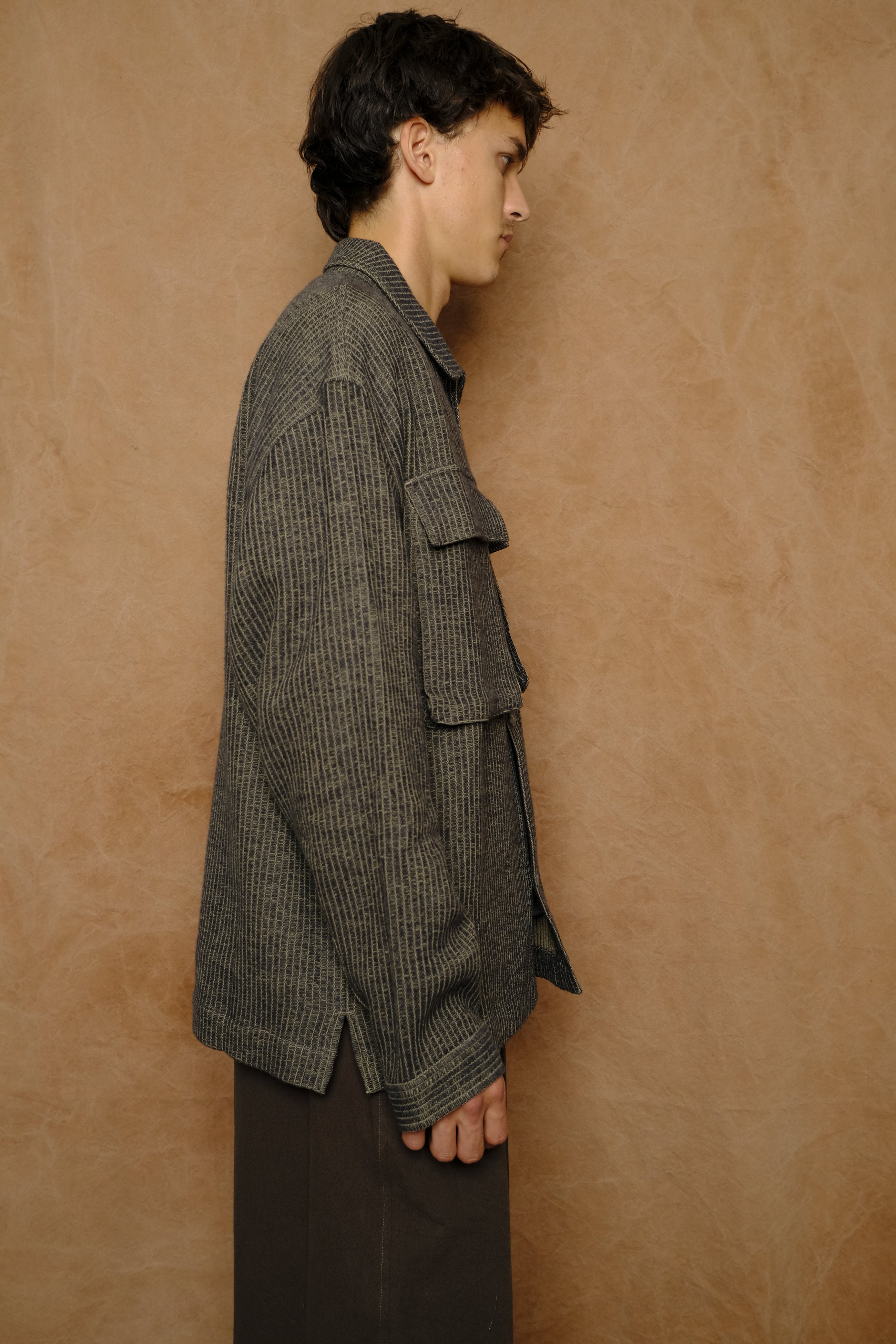 box overshirt in charcoal/olive