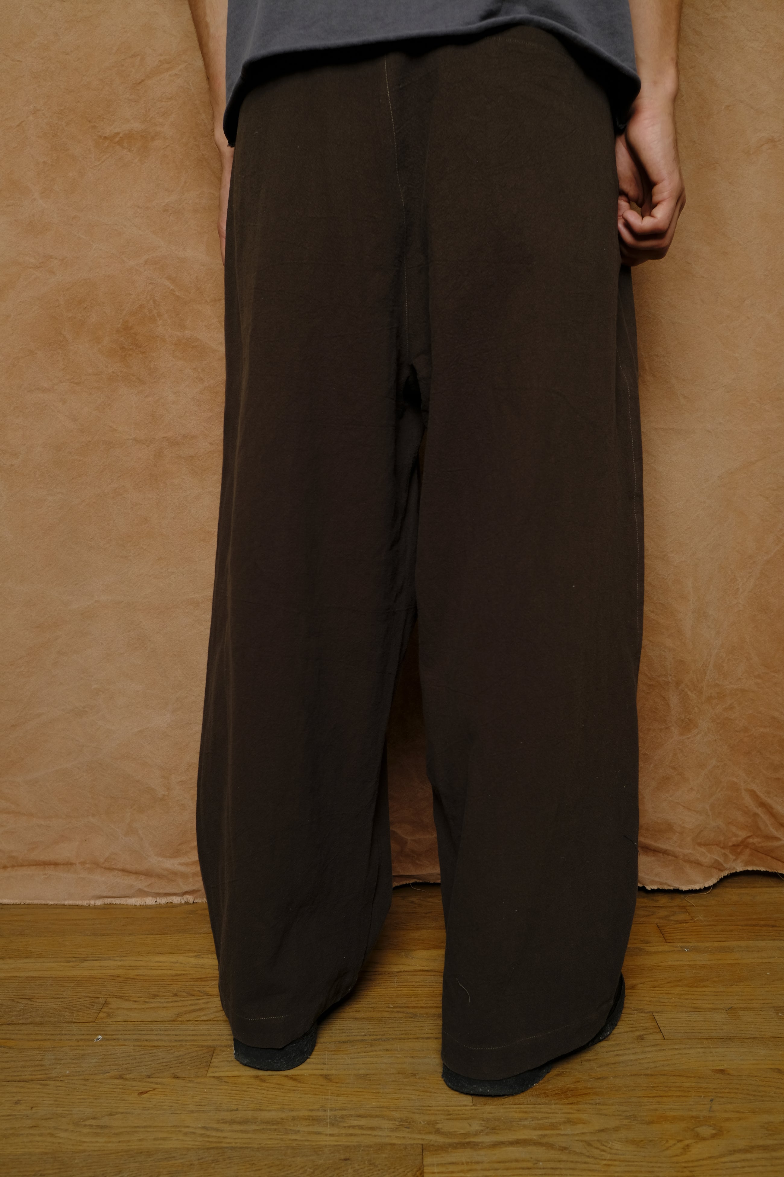 barro pant in charcoal