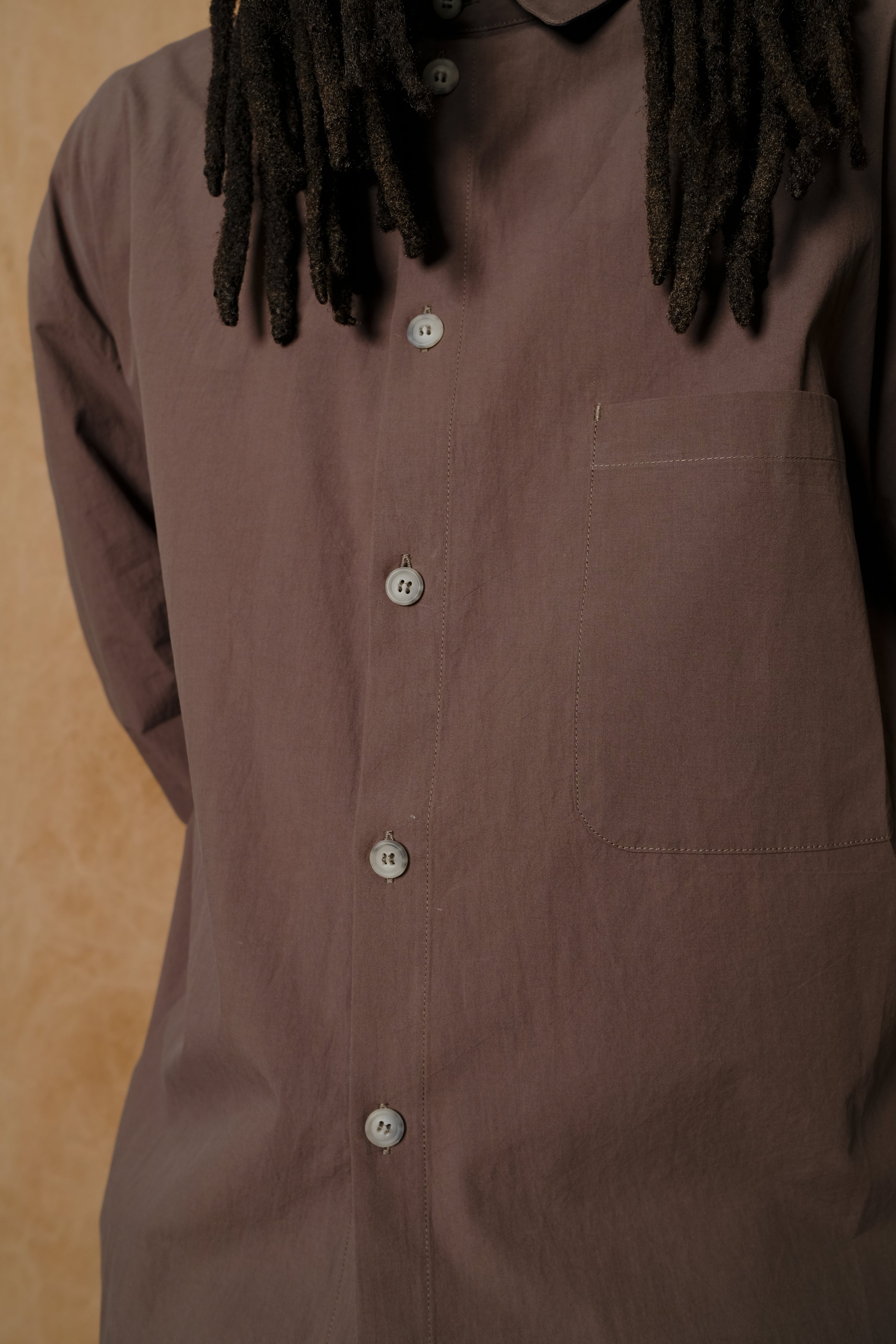 atlas shirt in charcoal