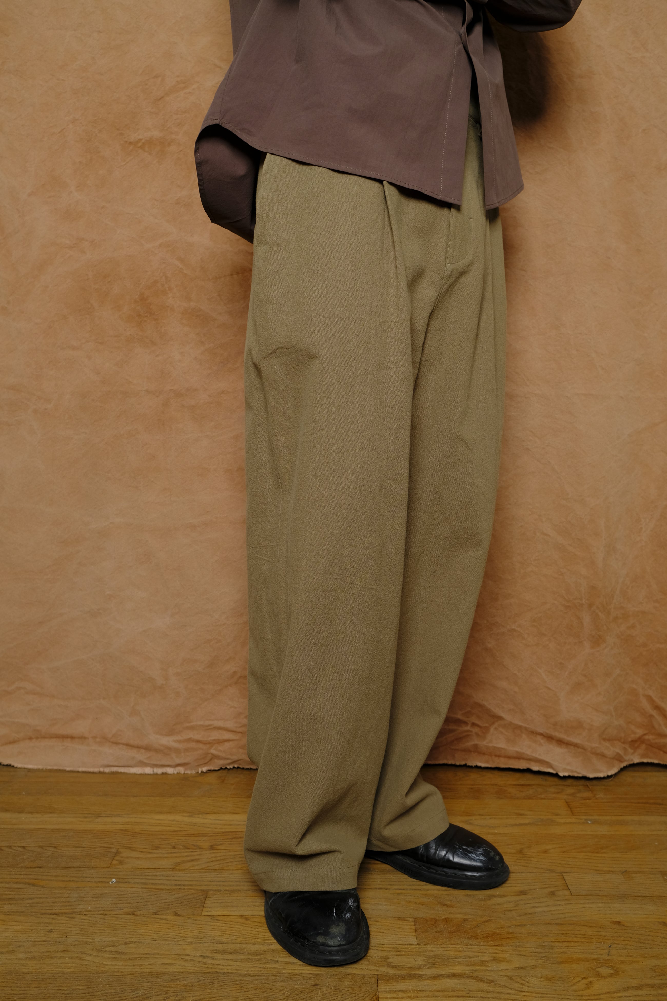 barro pant in muted olive