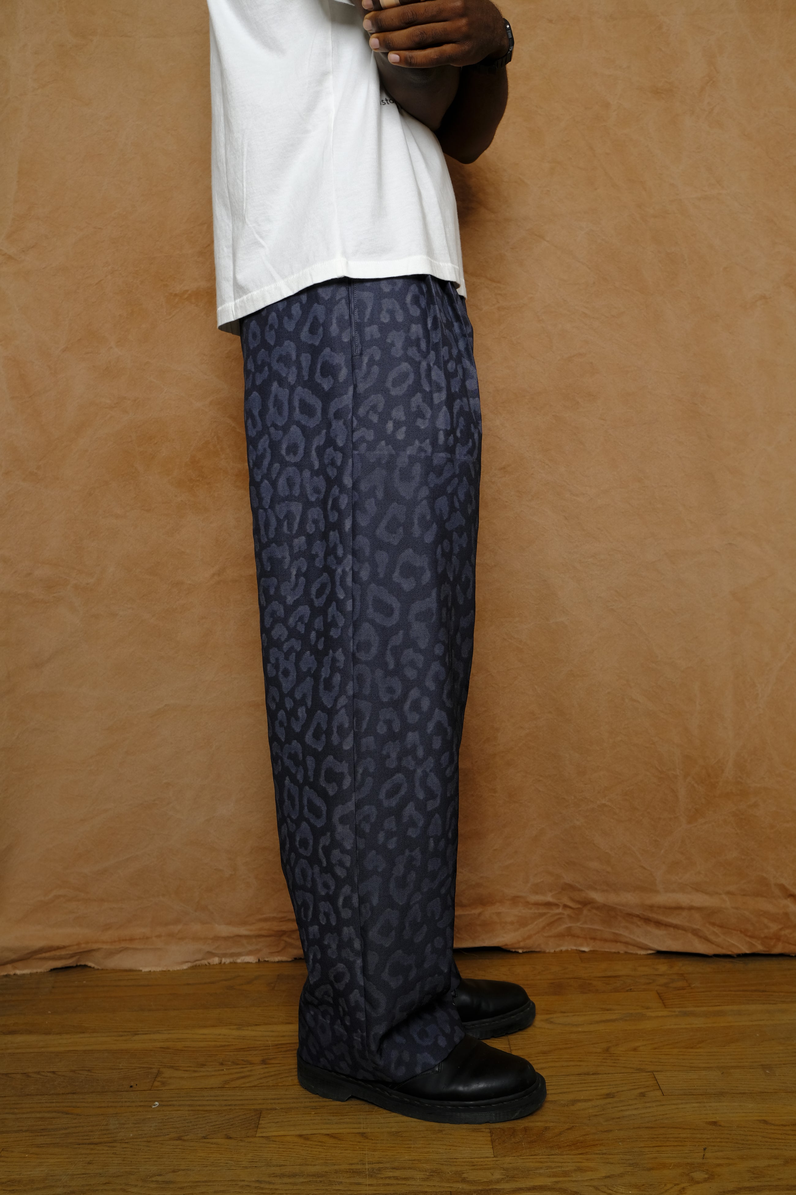 double pleat trouser in navy/leopard burn japanese wool