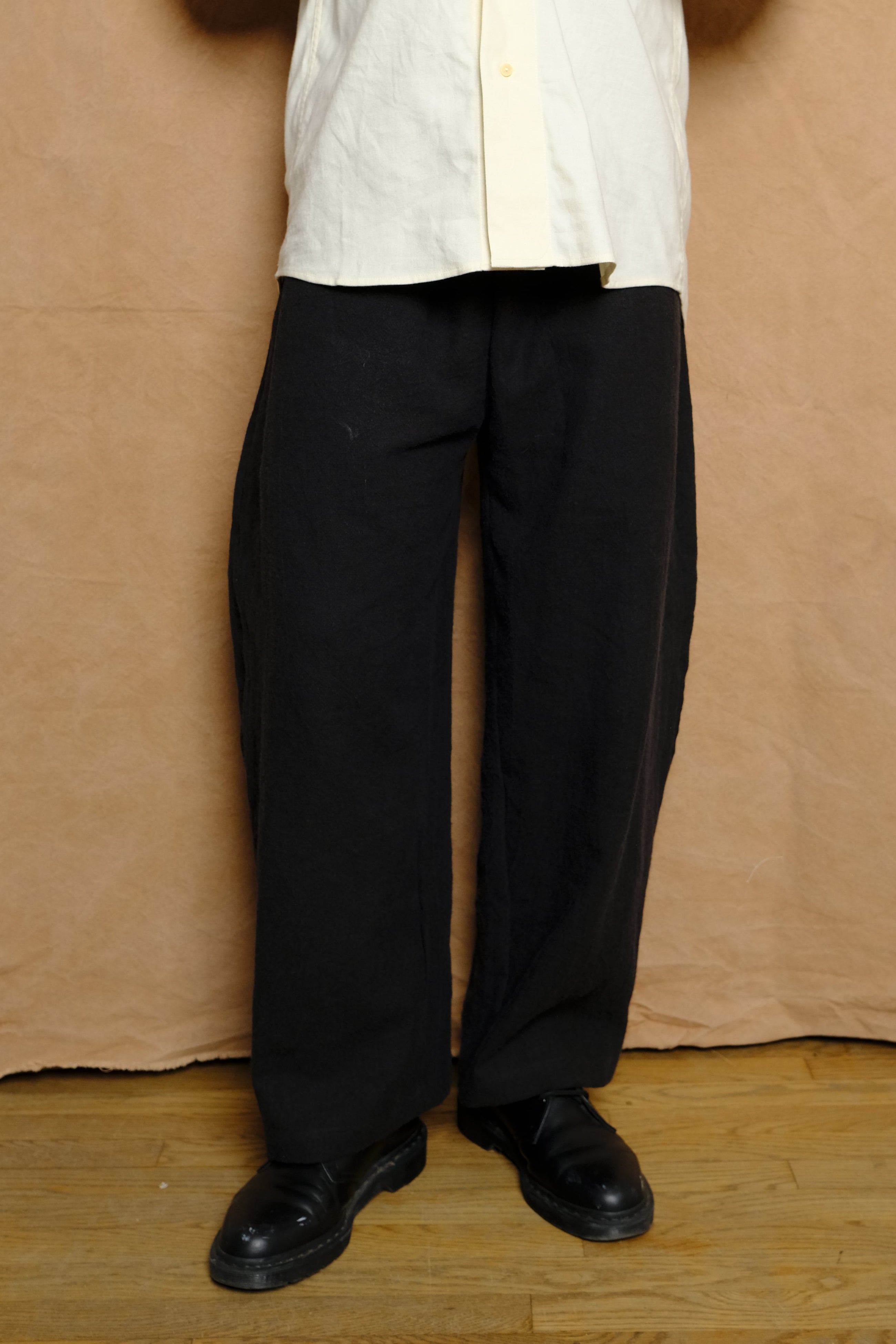 studio pant in black tumbled linen wool