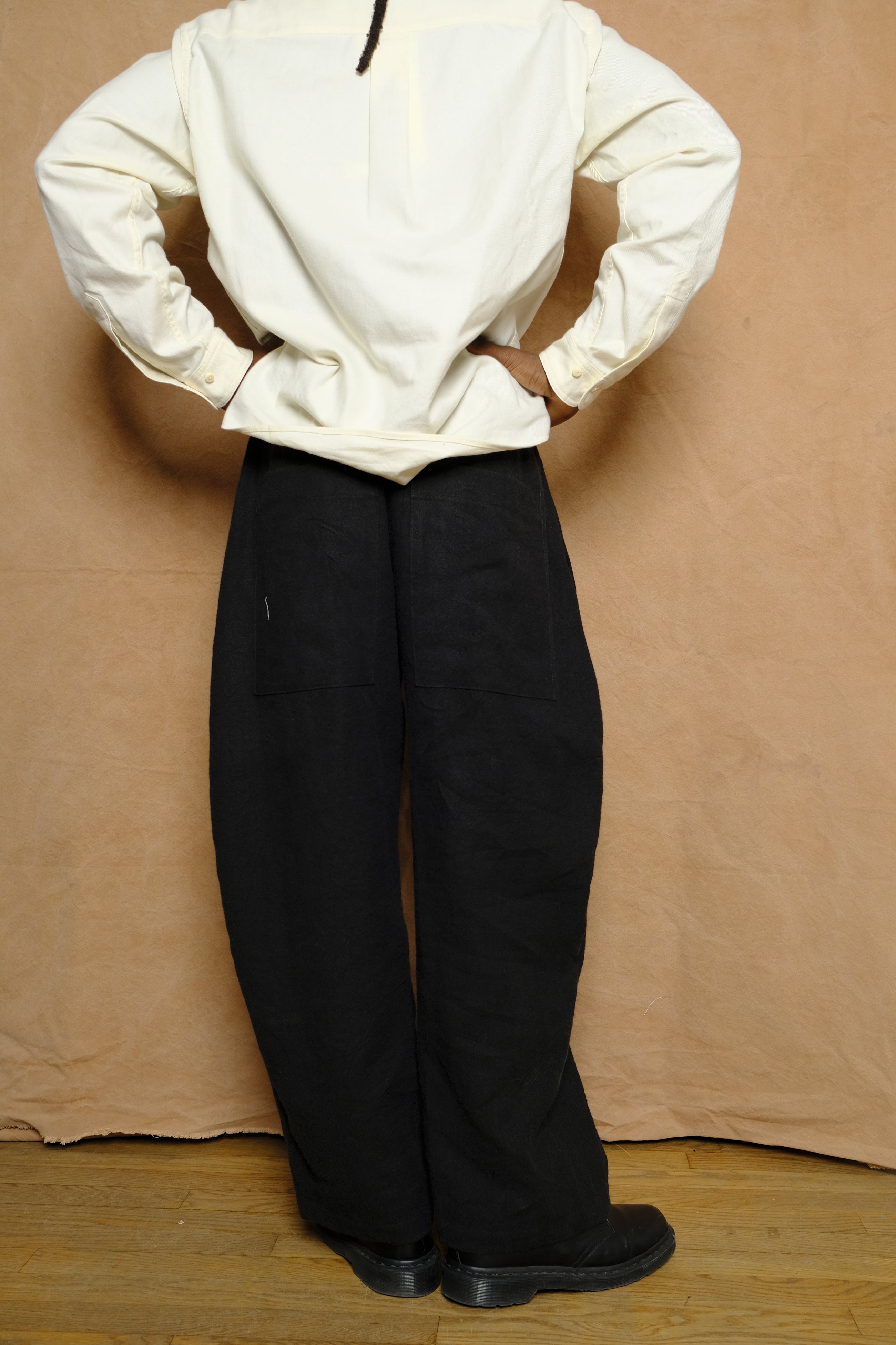 studio pant in black tumbled linen wool