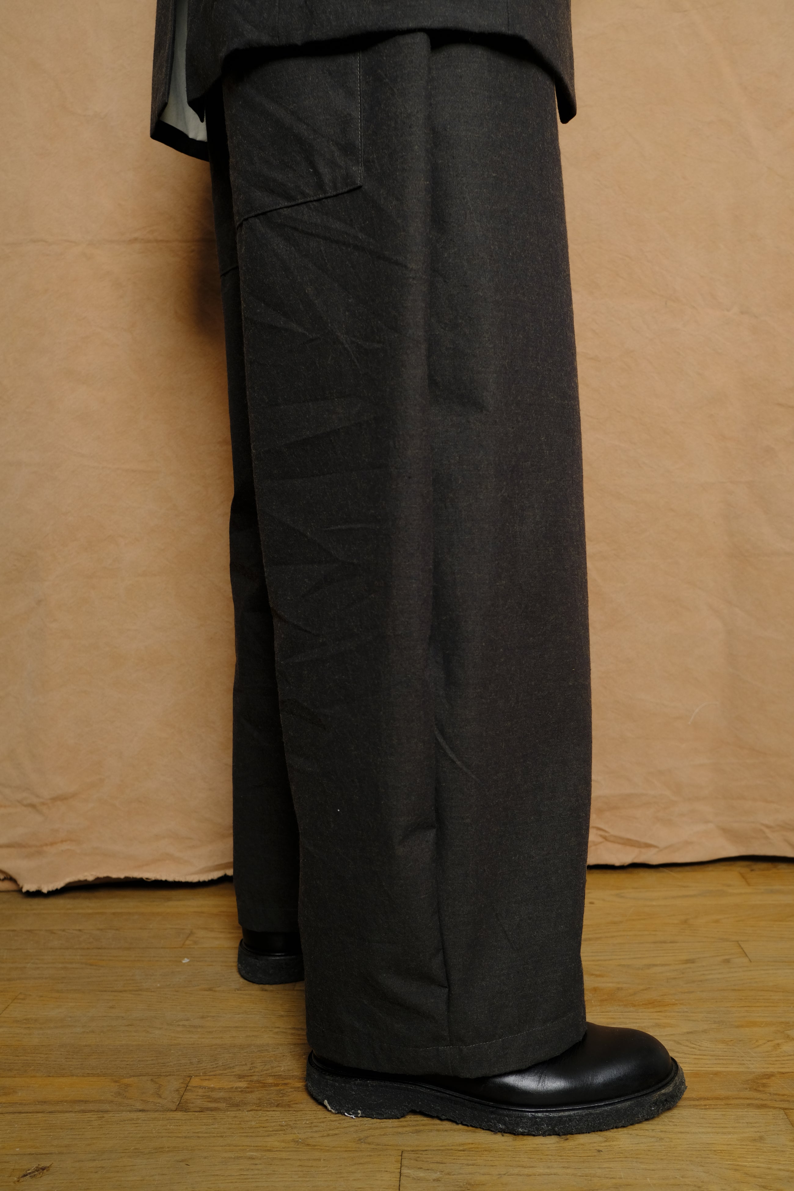 studio pant in dark green cotton wool buff cloth
