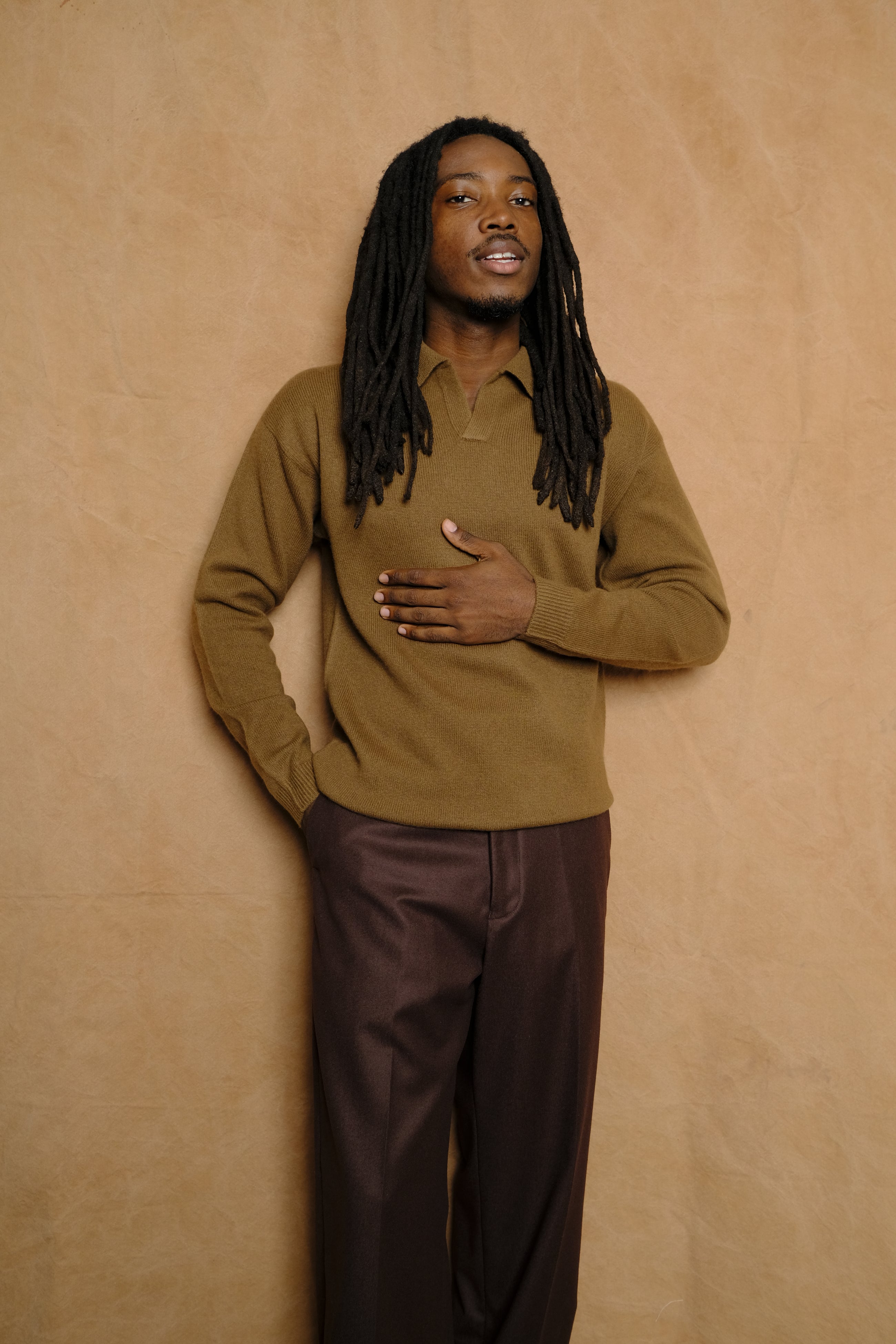 perlman long sleeve polo in walnut merino wool/cashmere