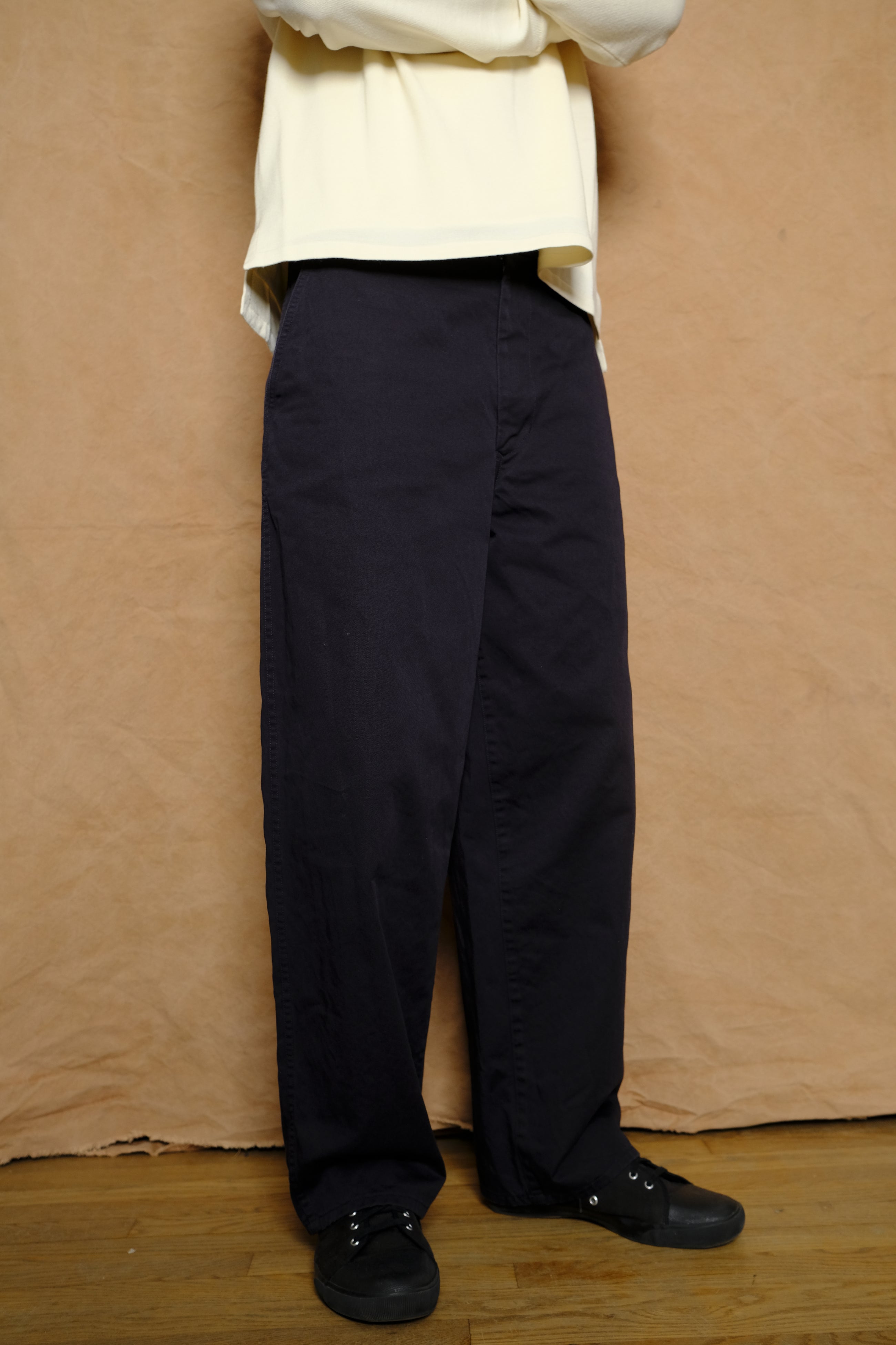 organic cotton chino adjuster trouser in navy