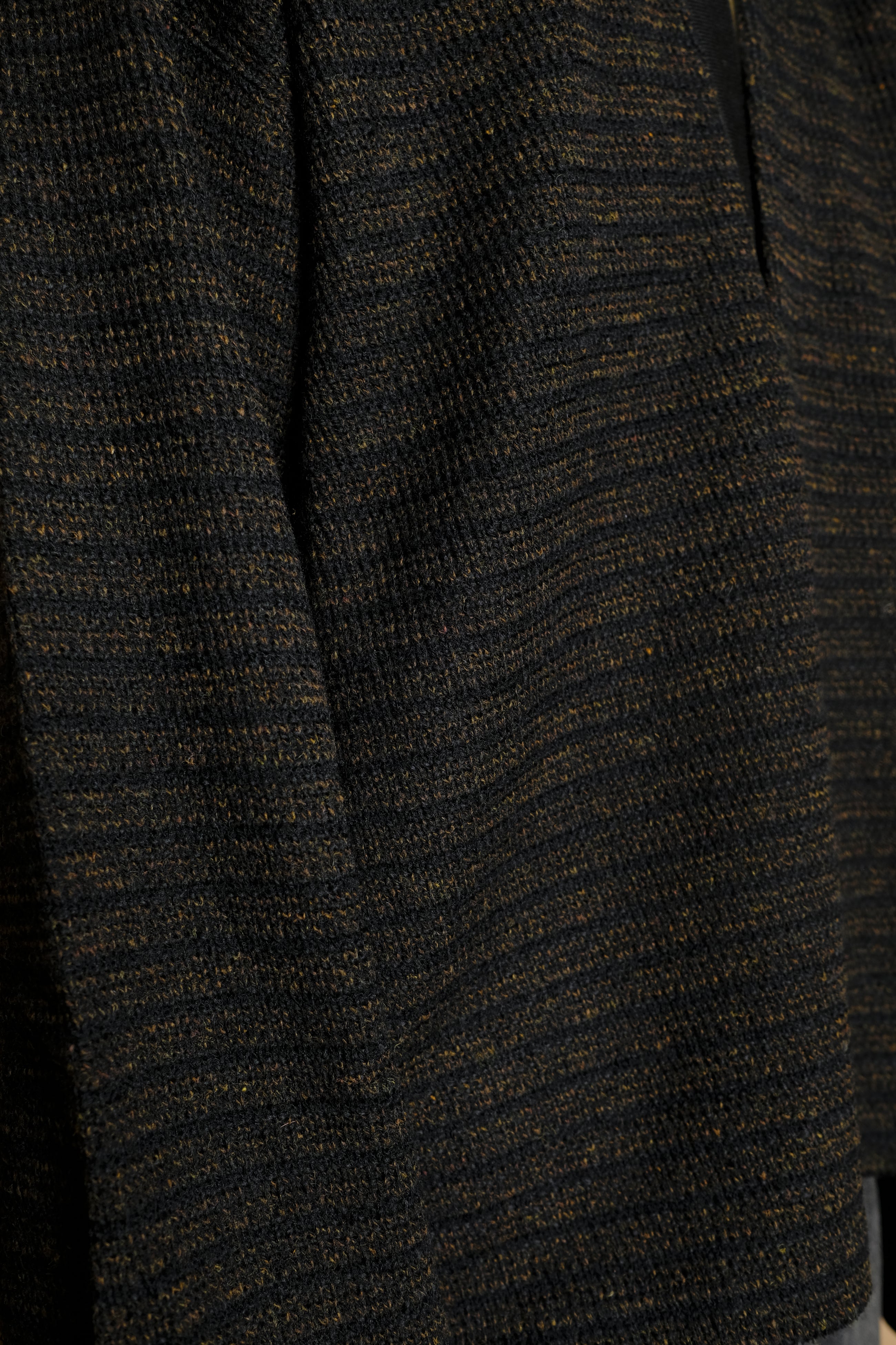 skipper pullover in black