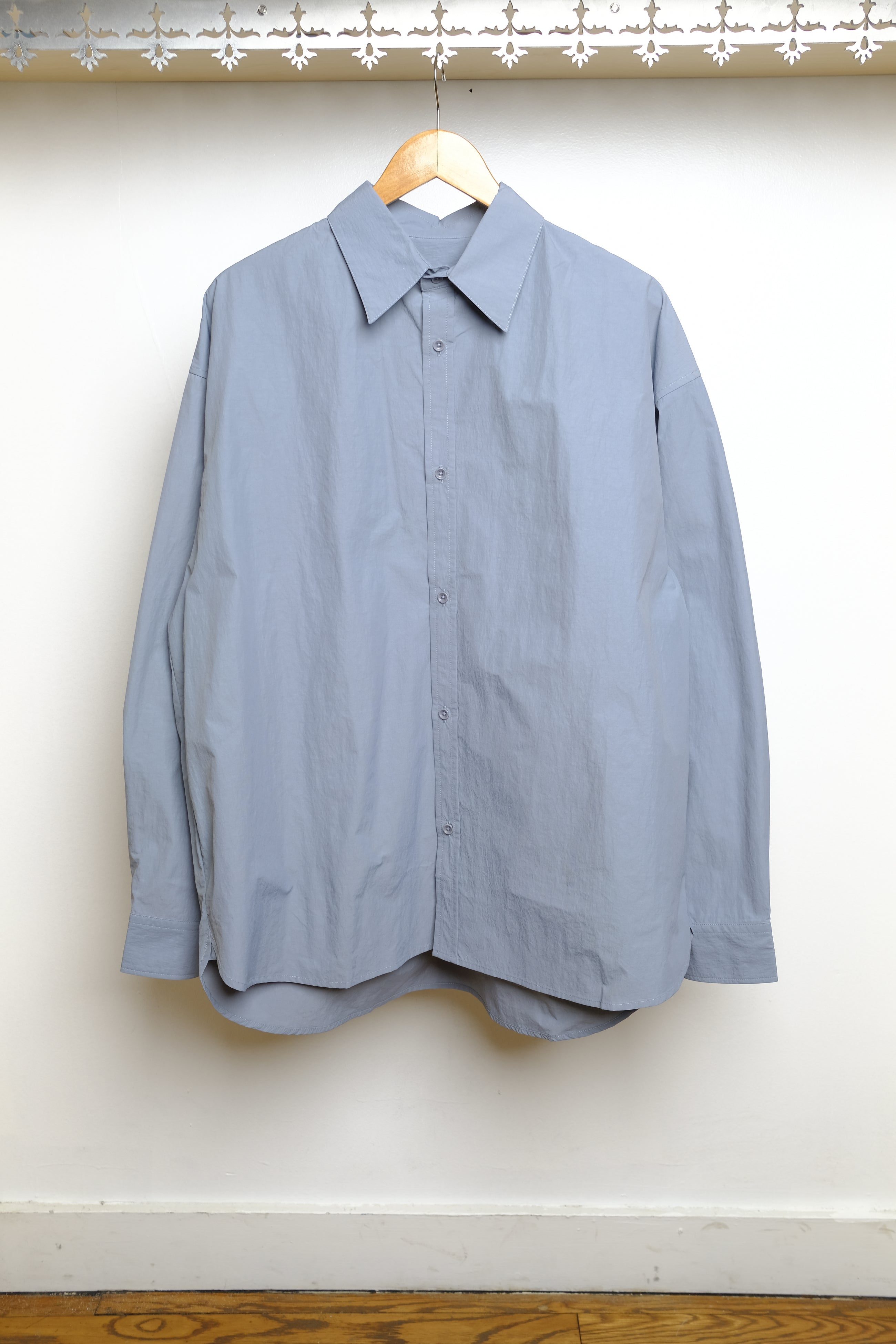 chisholm shirt in powder blue