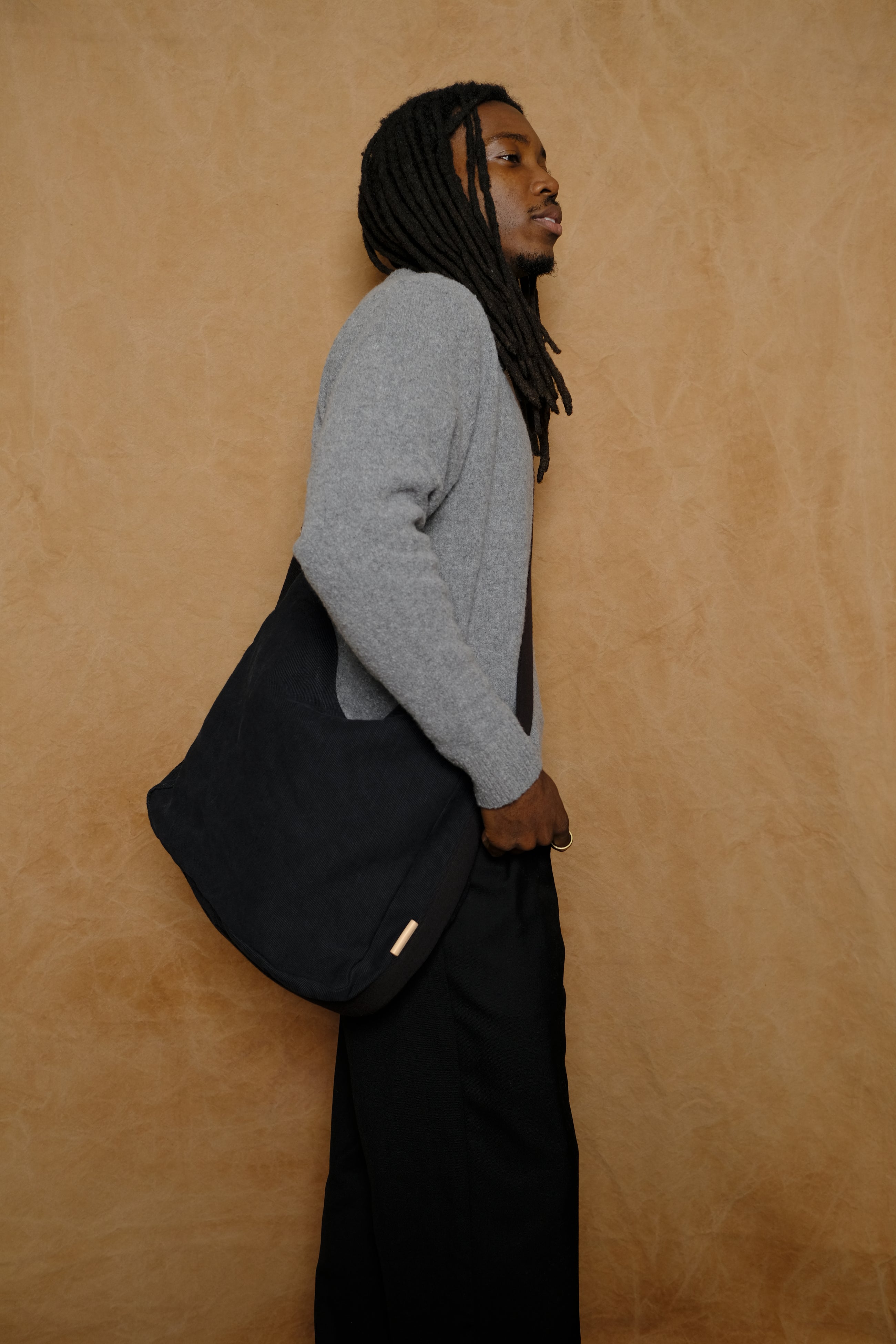 square shoulder bag small in black