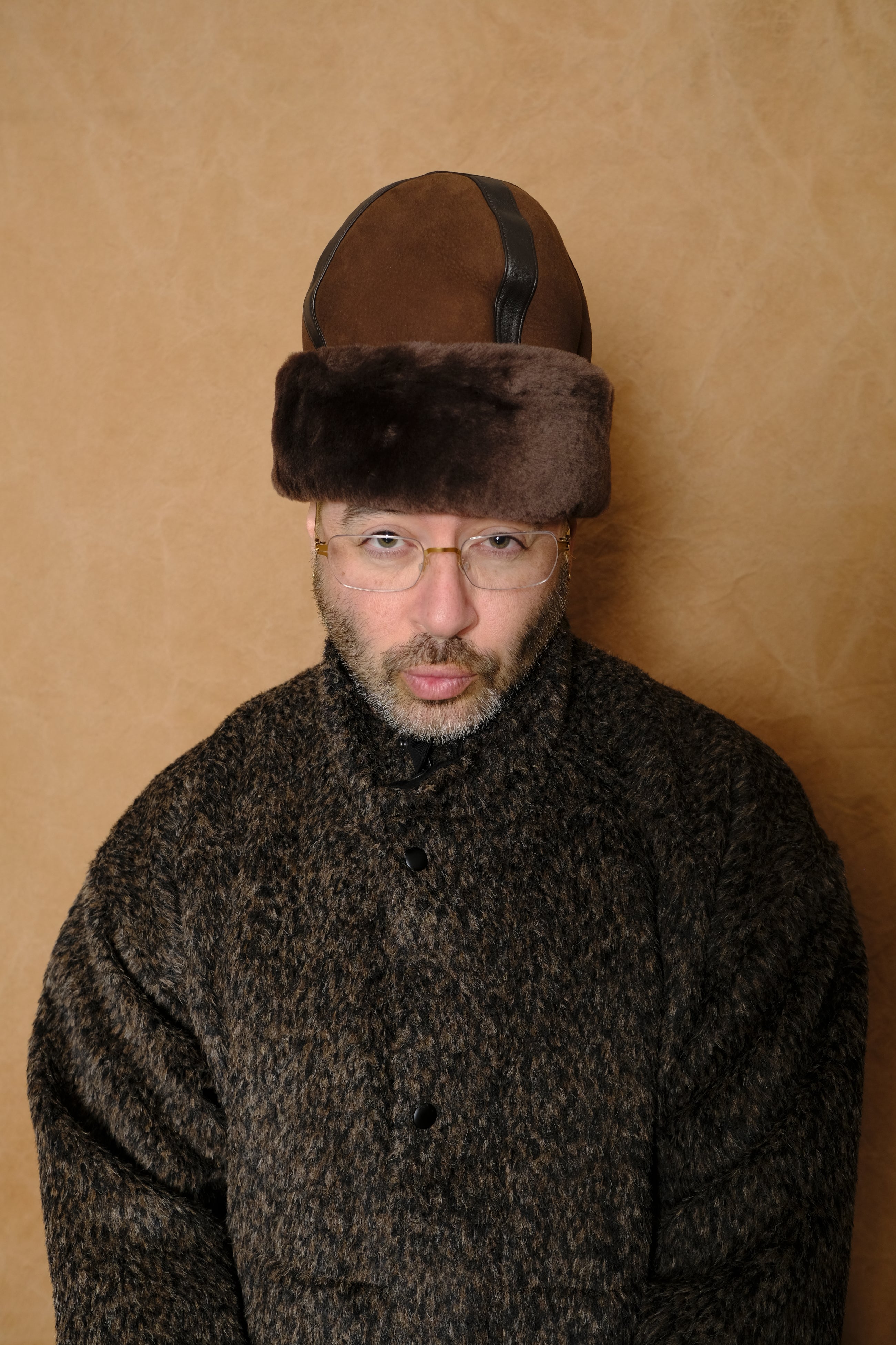 mouton hat in brown leather/suede