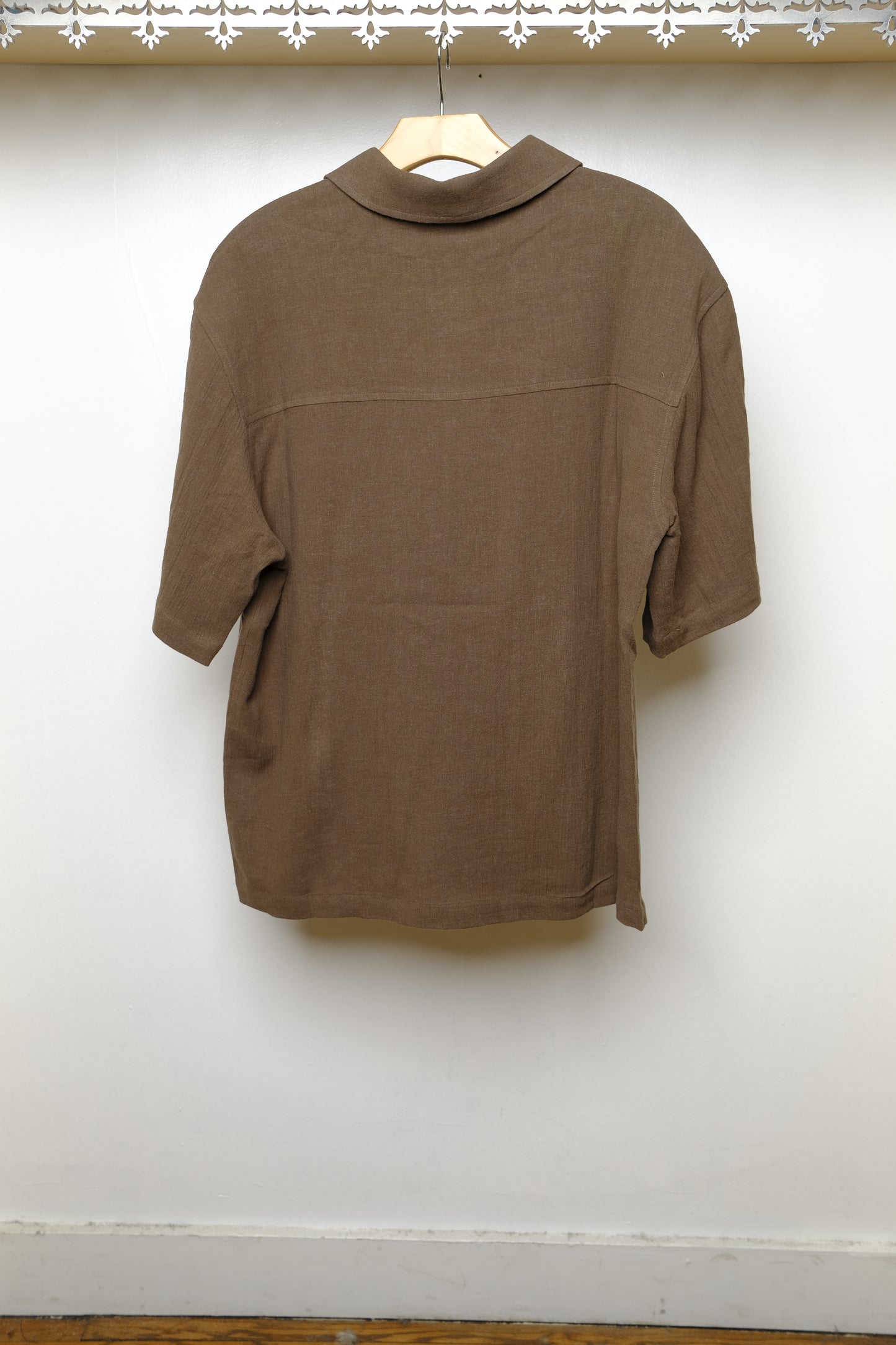 paseo shirt in light charcoal