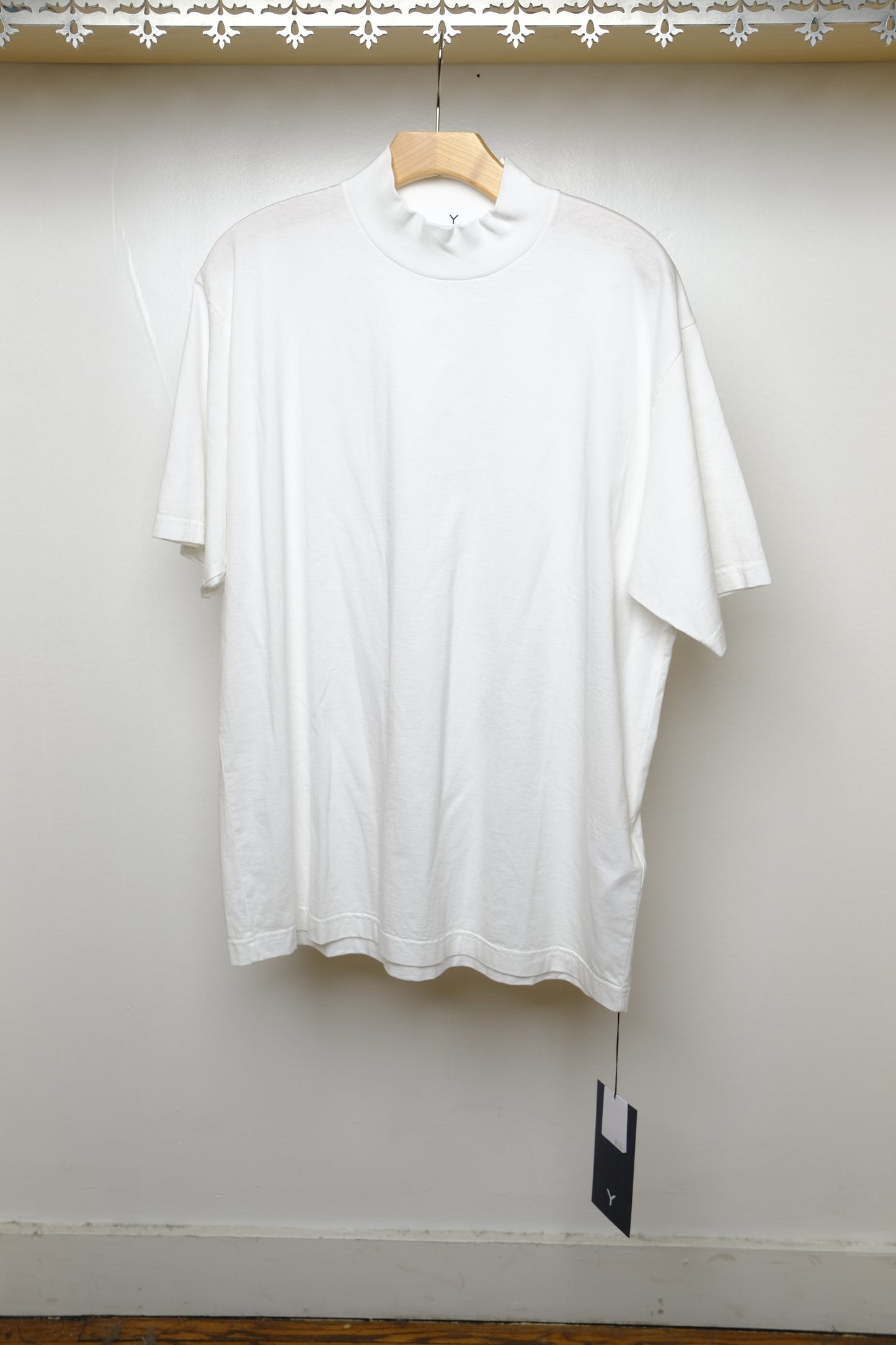 organic cotton jersey mock neck s/s t in white