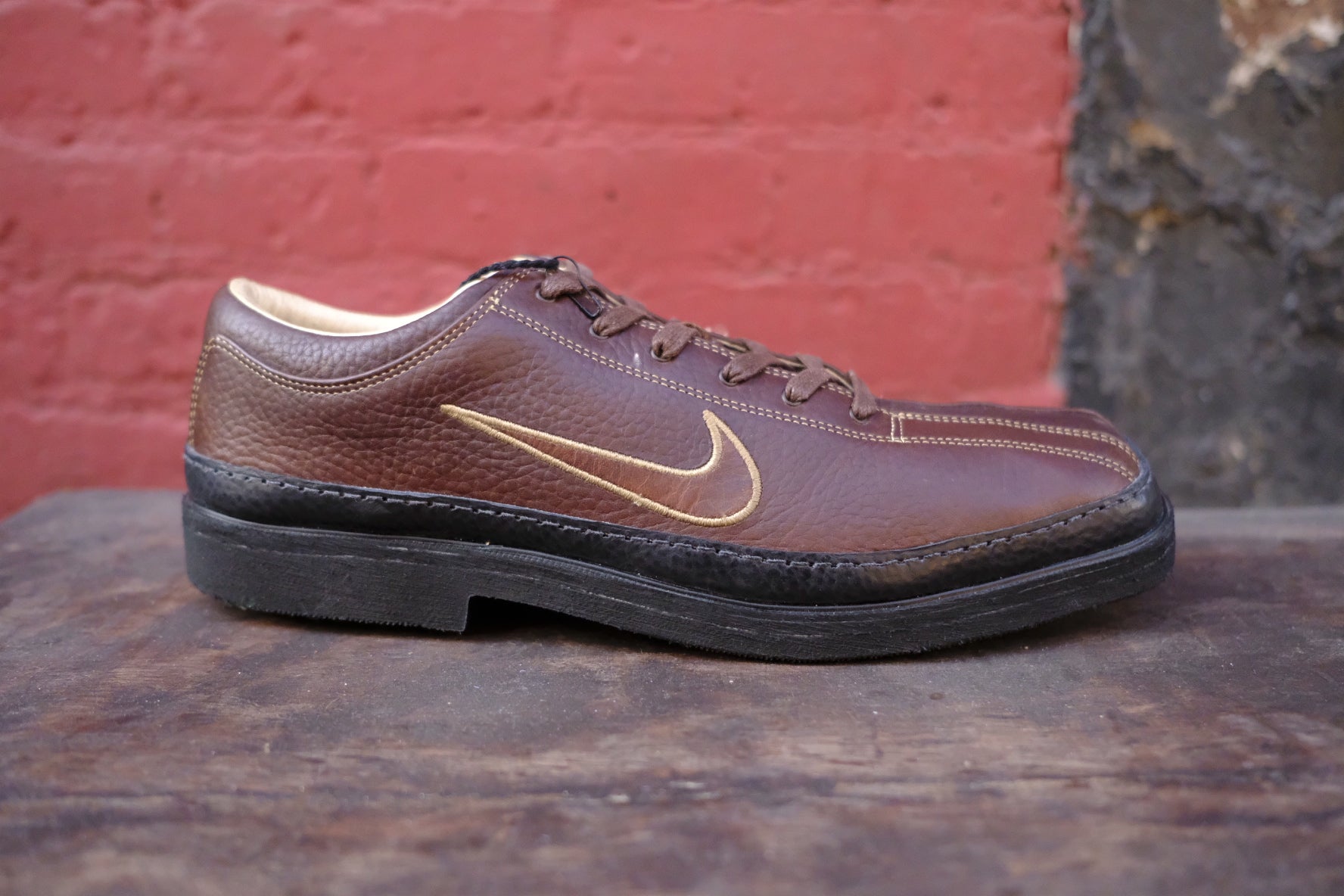 reconstructed 2004 nike golf shoe - m us 9