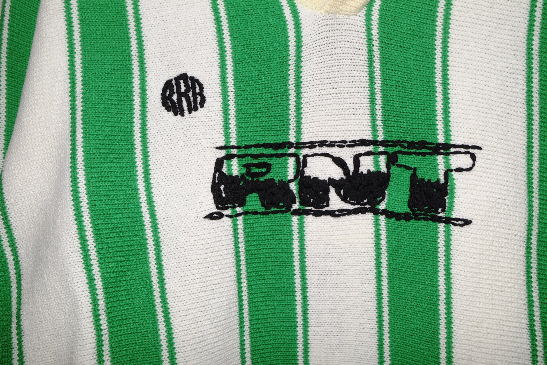knitting long sleeve soccer jersey in green