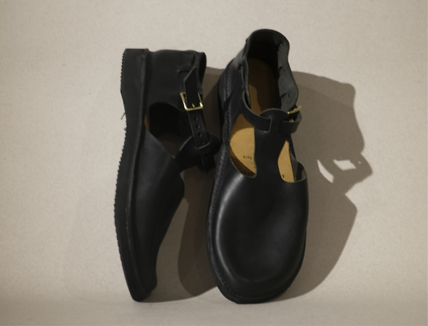 t strap in black
