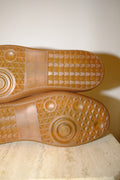 klein in light khaki