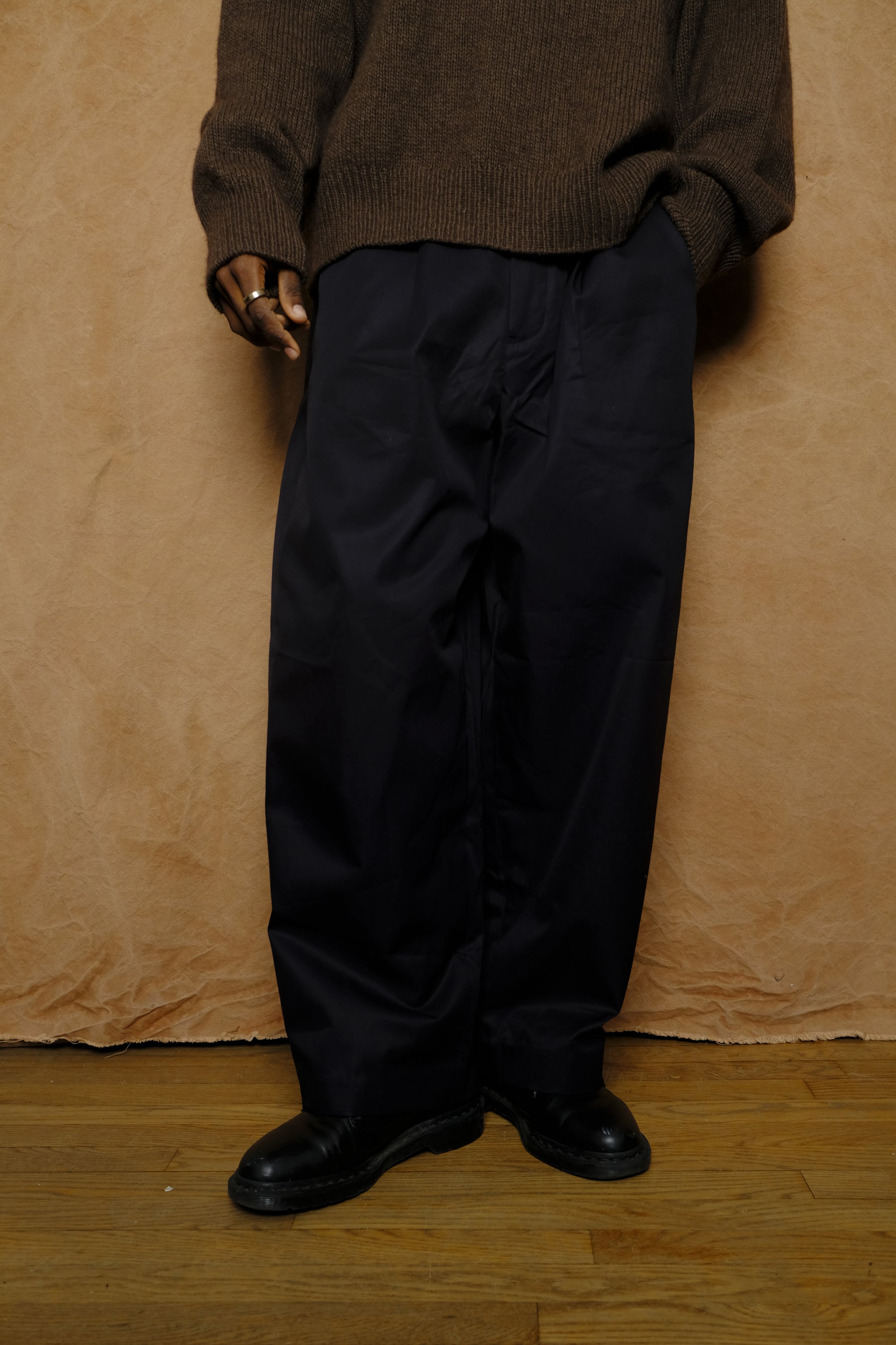 cotton gabardine trousers in dark navy