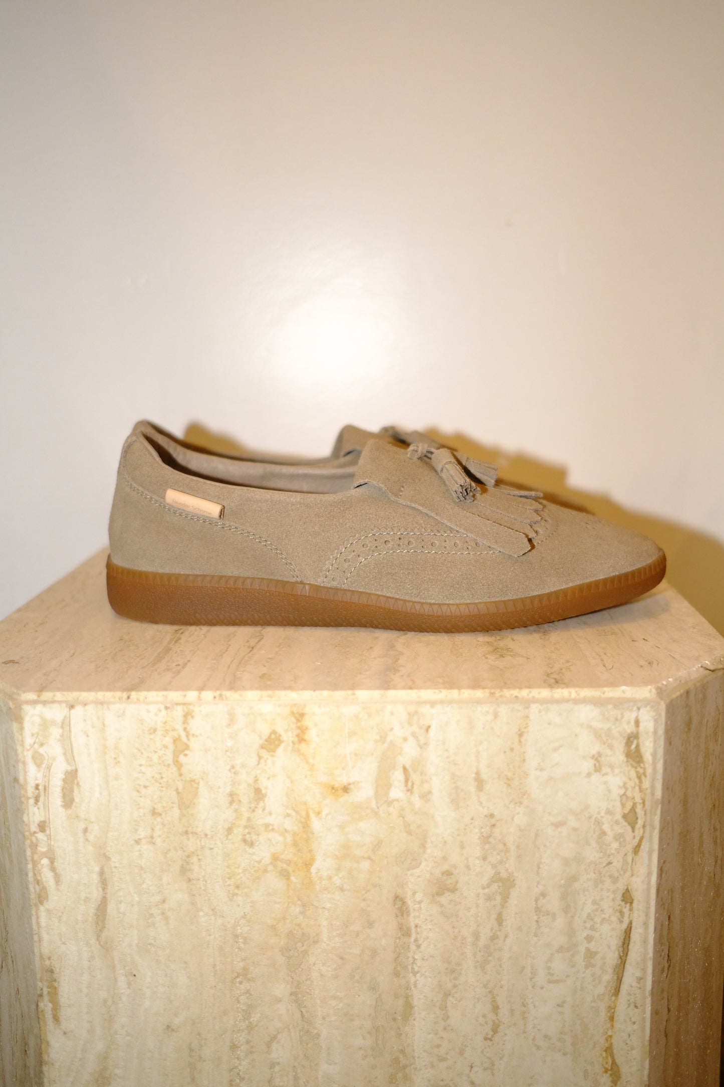 klein in light khaki
