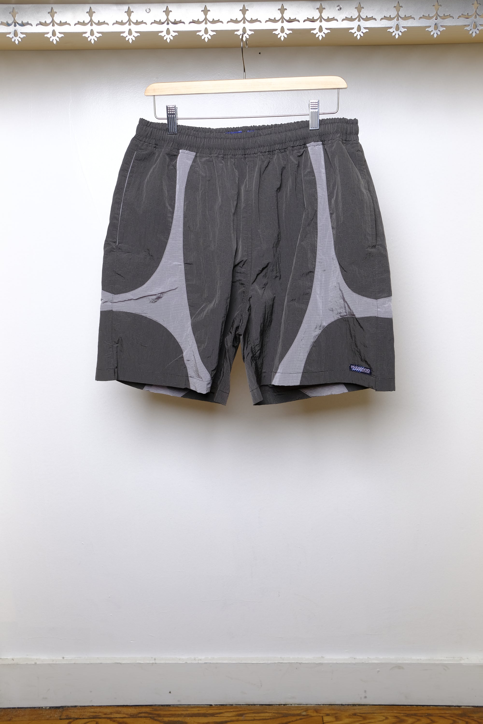 equis short in smoke/amethyst
