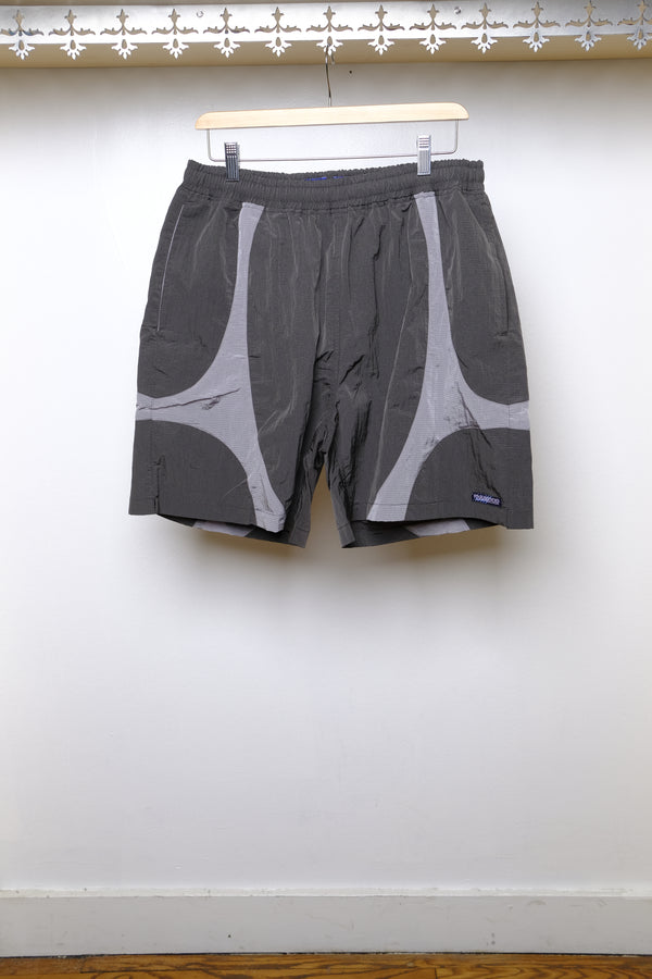 equis short in smoke/amethyst