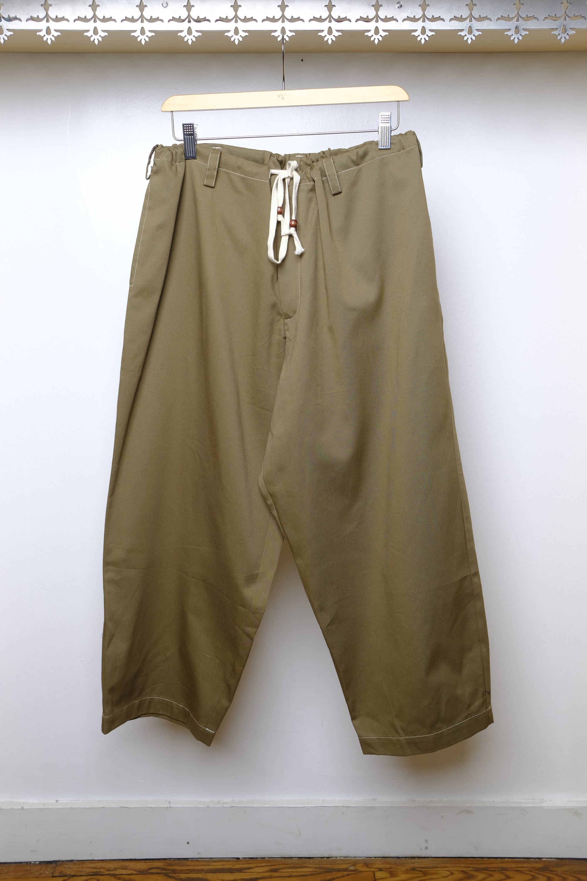 mika pant in olive