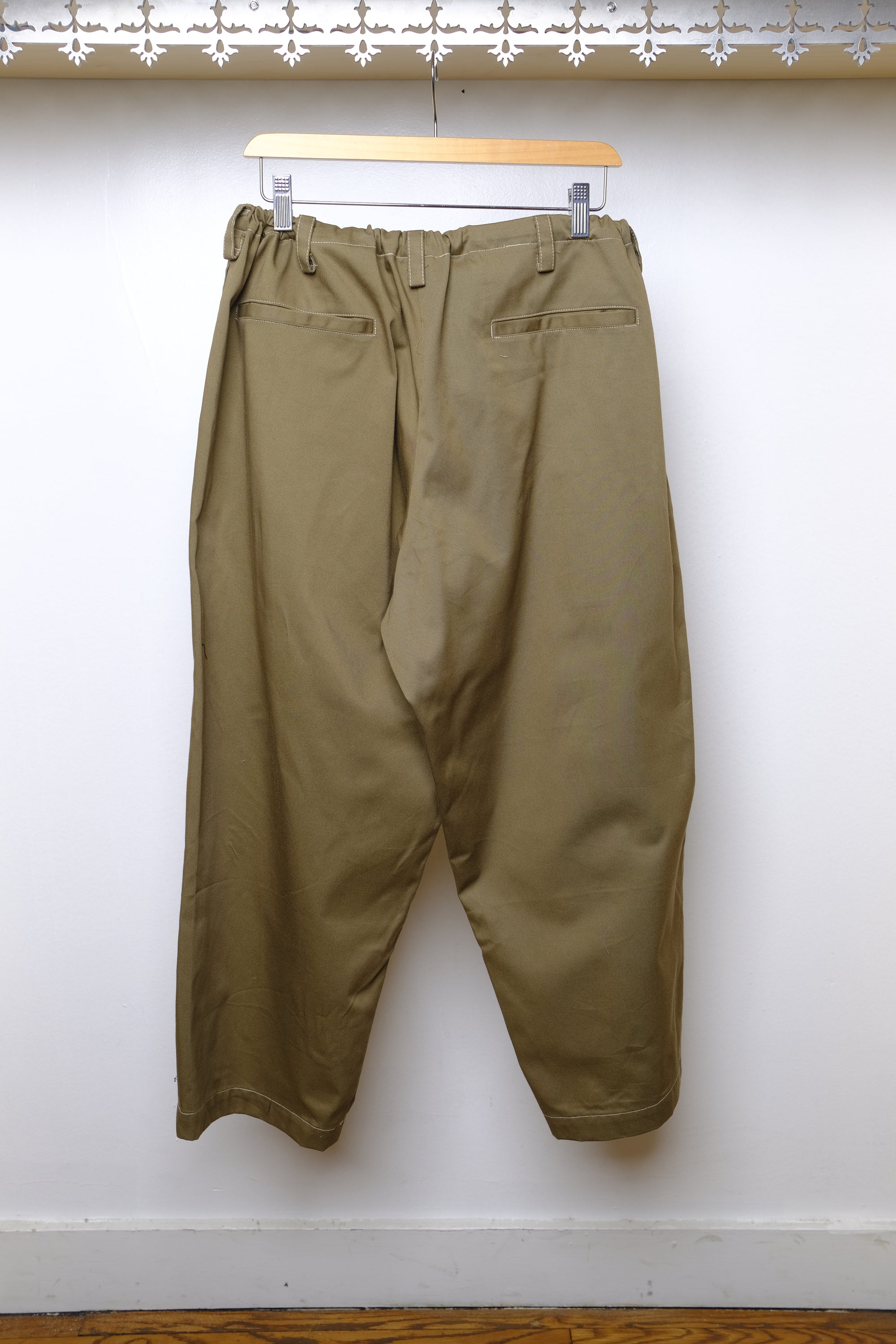mika pant in olive