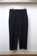 tropical wool 1 tuck pants in black