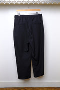 tropical wool 1 tuck pants in black
