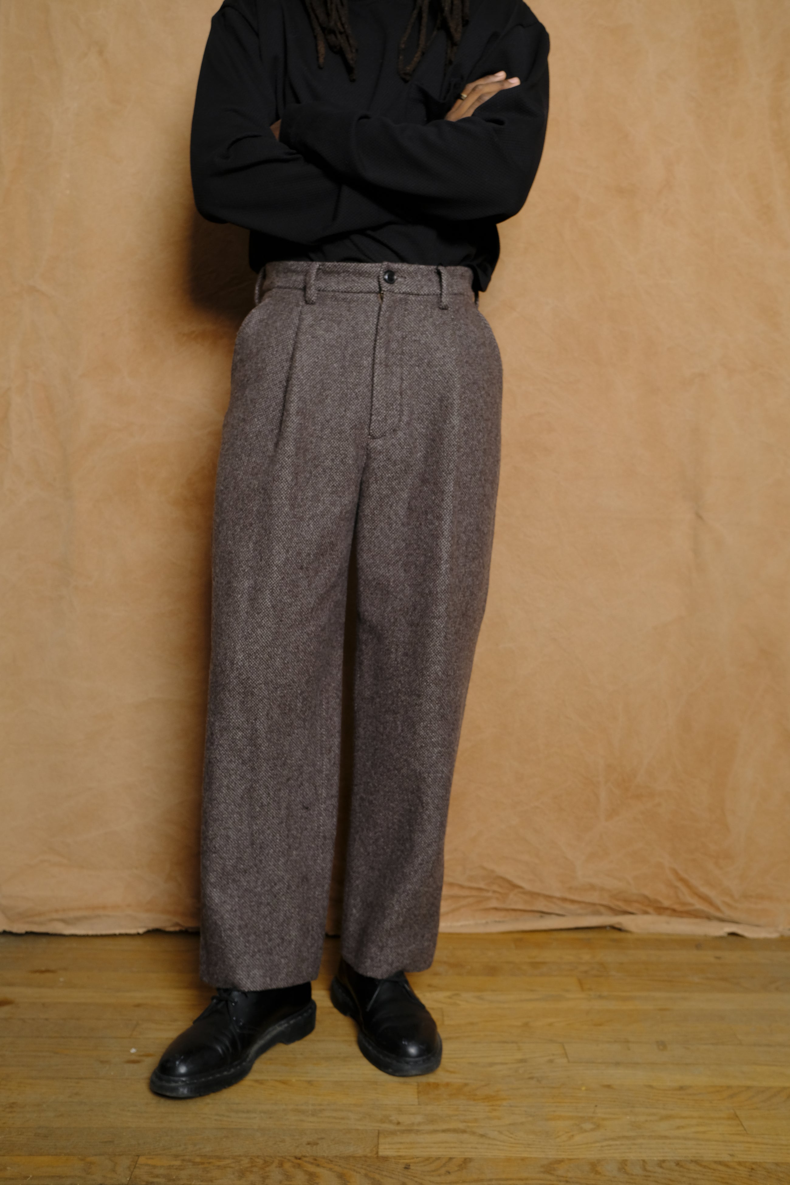 wool light tweed one tuck pants in brown