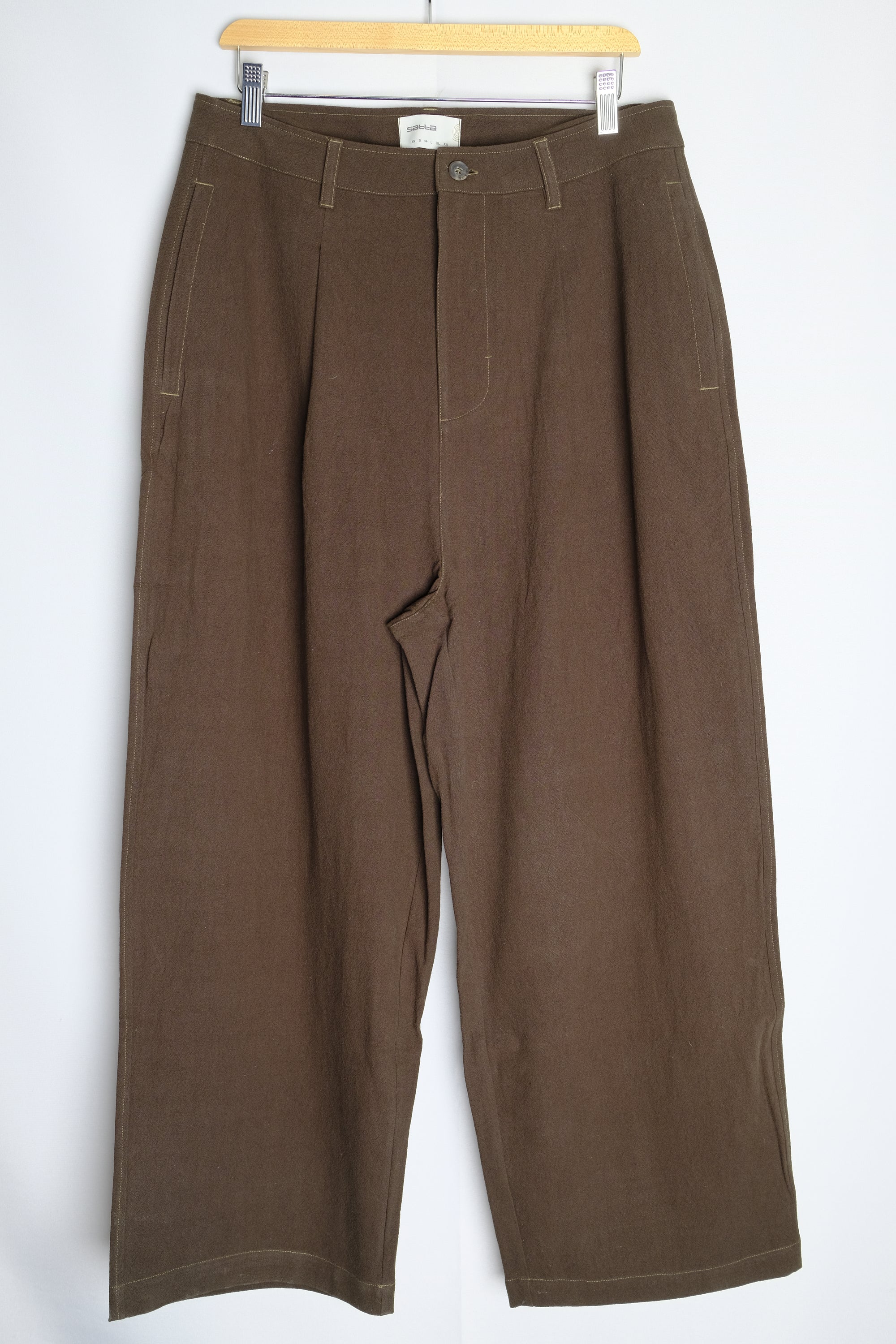 barro pant in charcoal