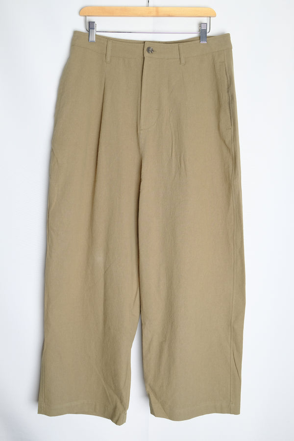 barro pant in muted olive