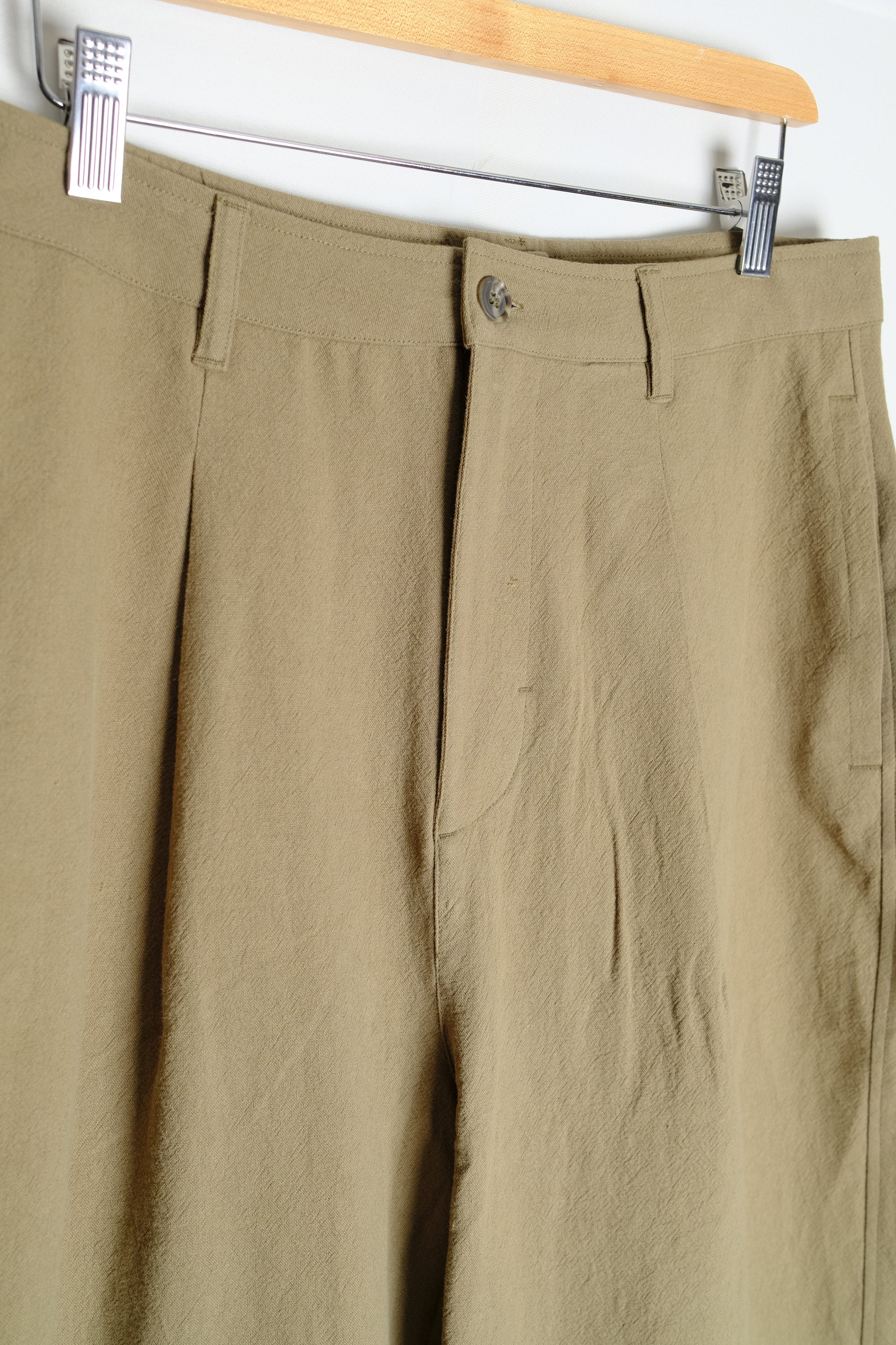 barro pant in muted olive