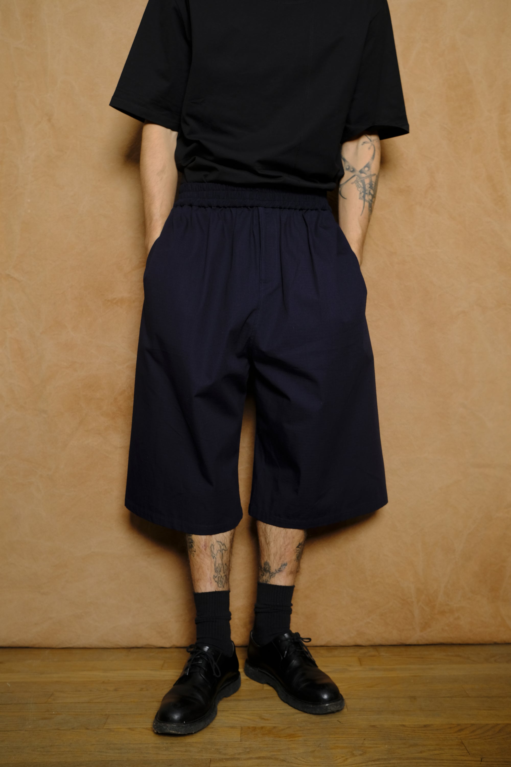 factor shorts in indigo cotton ripstop