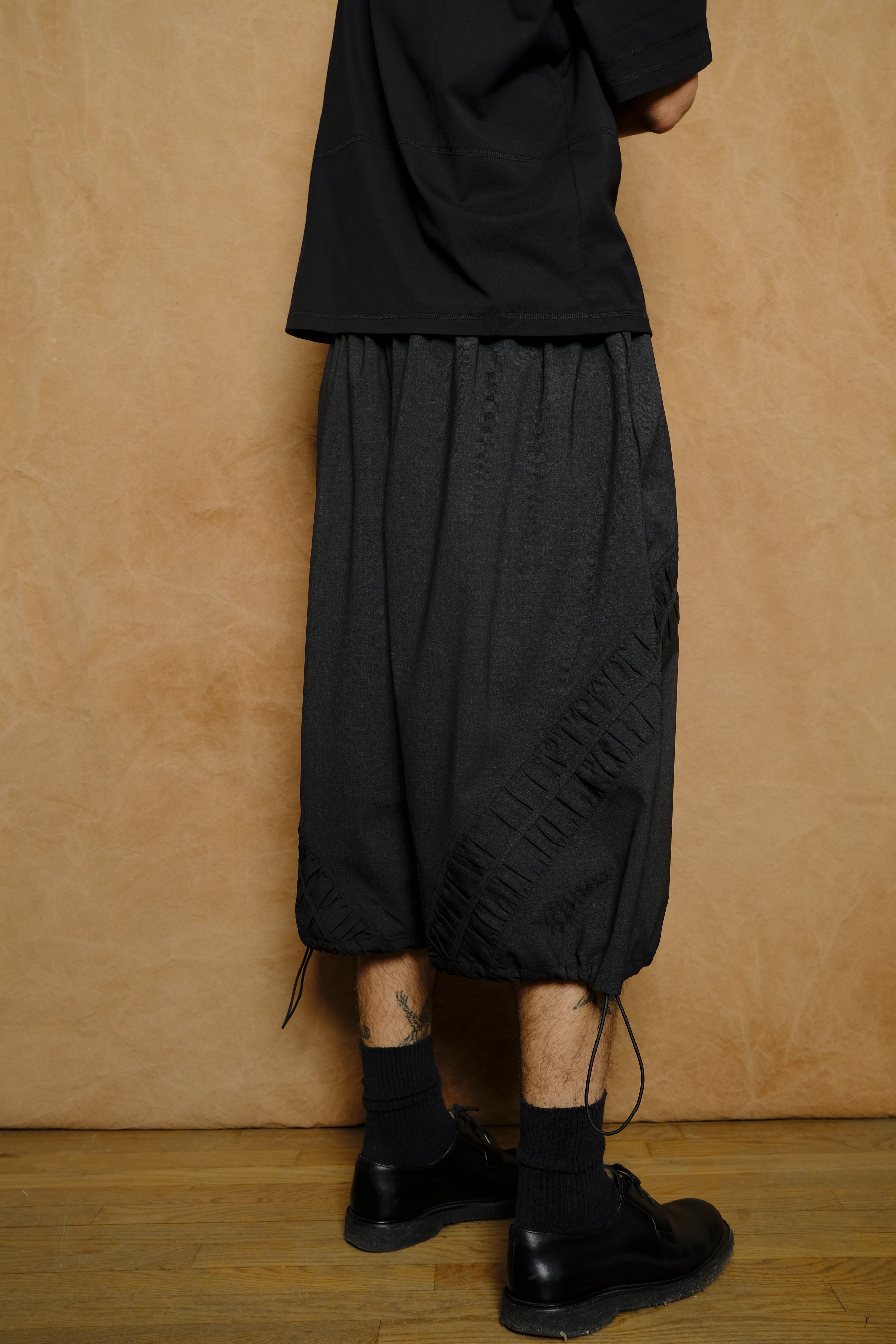 fossil short in charcoal tropical wool